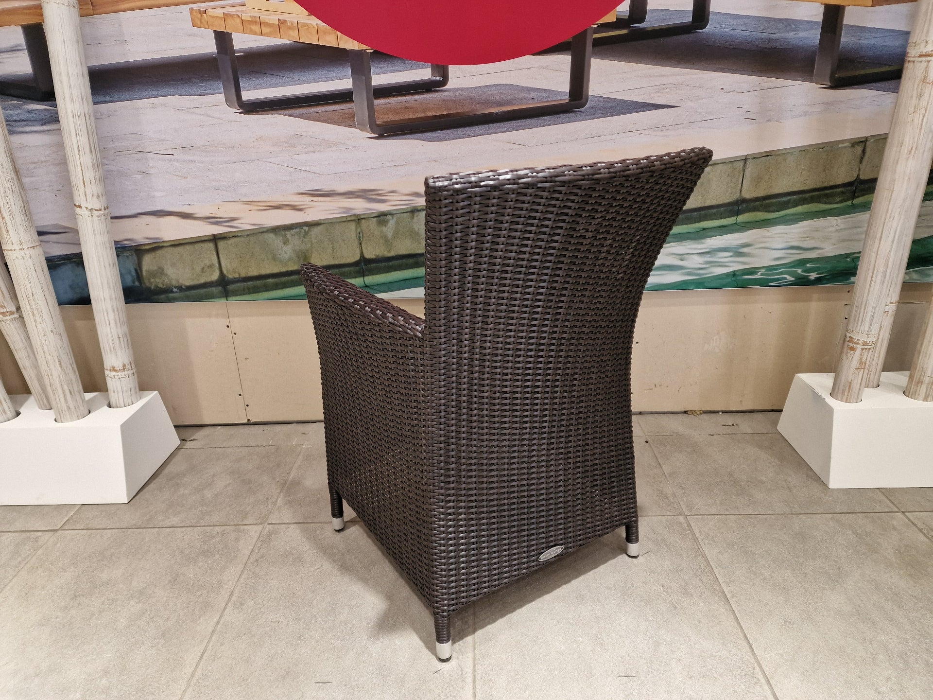 Wickerzetel met armleuning - Platte draad - Lava Brown Polypeel Luxury Lounge