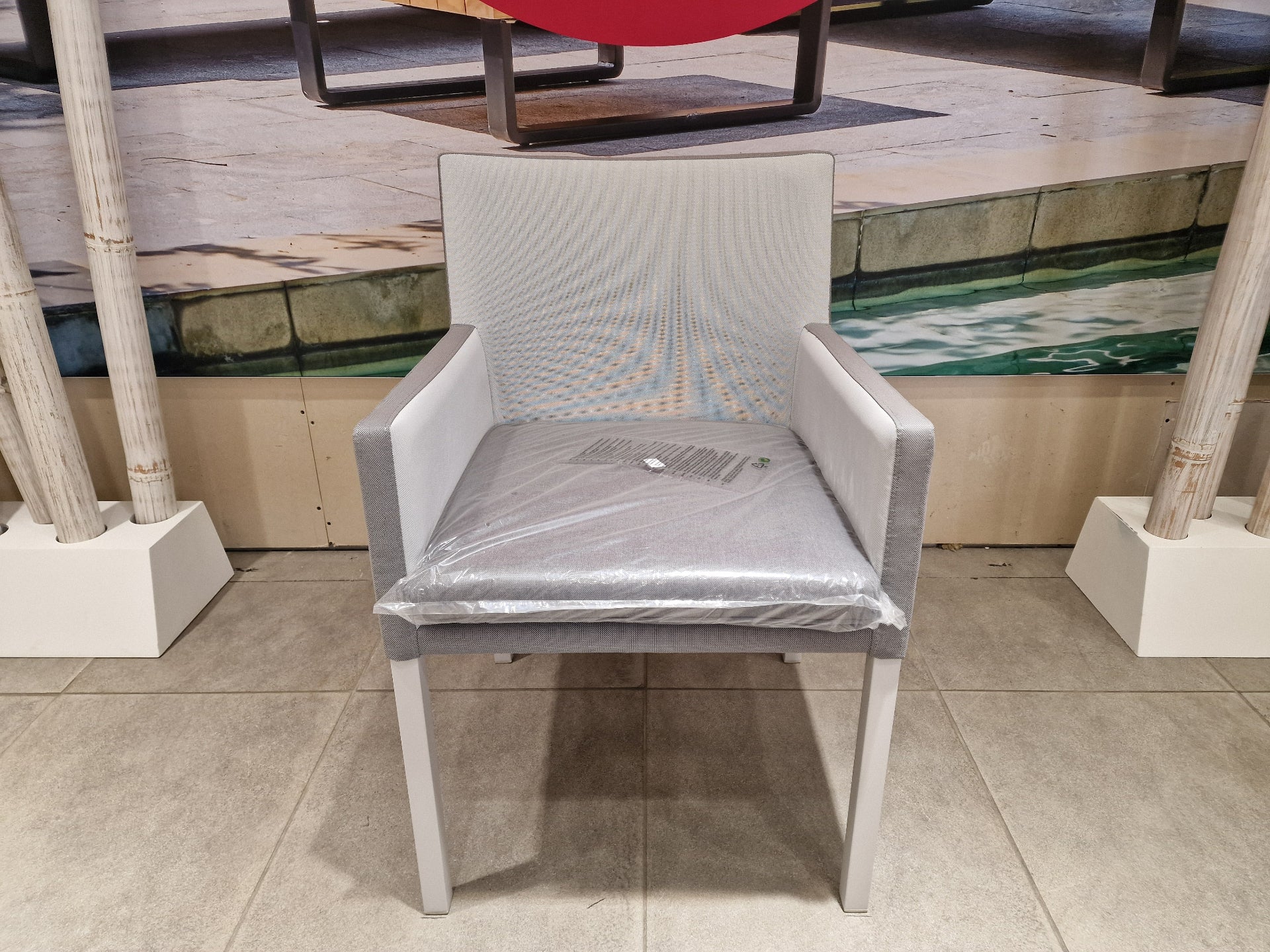 Antas Armstoel - Alu Warm Light Grey - Met Taupe grey/White Sens + Taupe Grey kussen