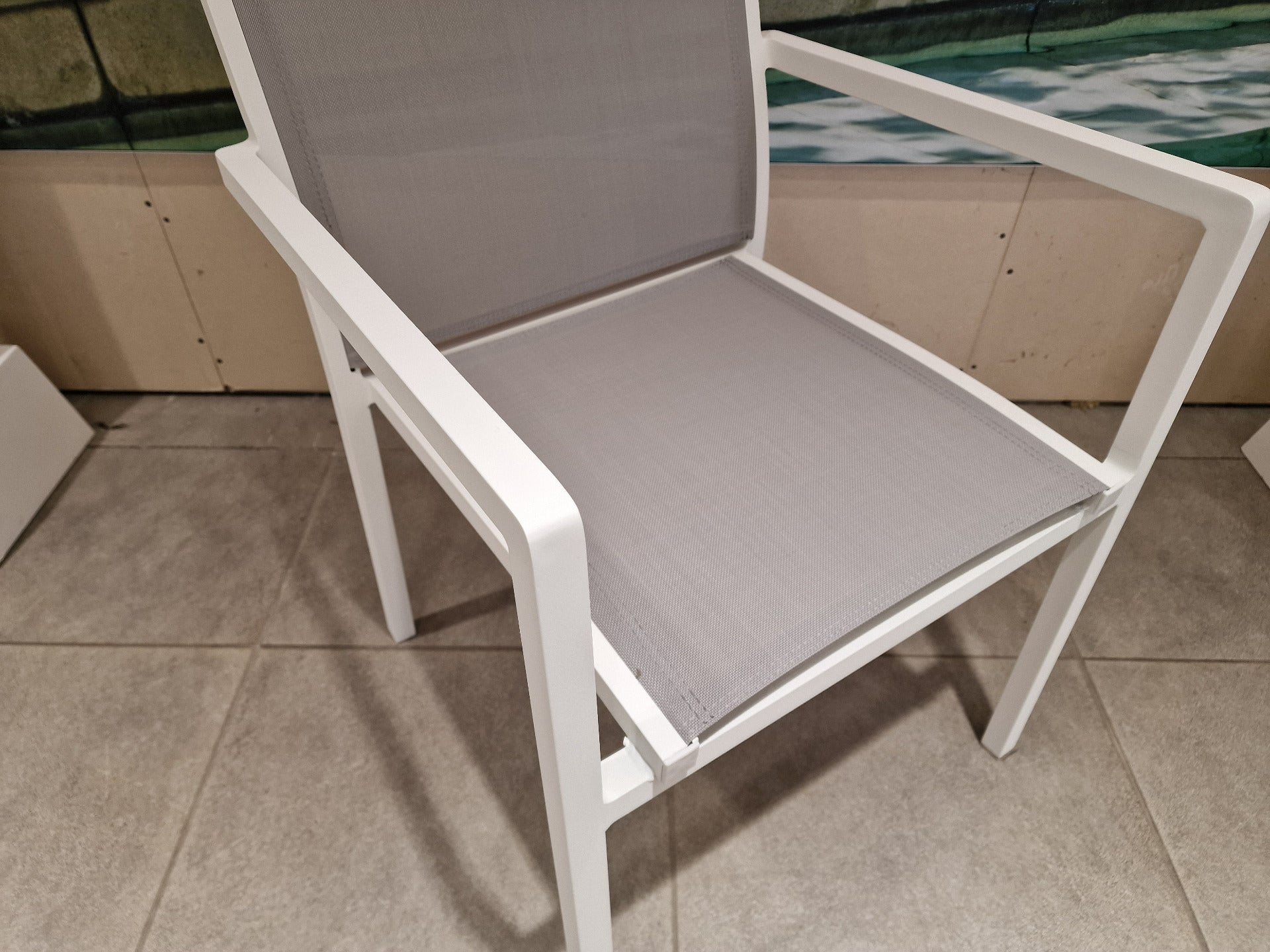 Alu Stapelstoel Bari Alu Wit Mat + Textilene Lichtgrijs