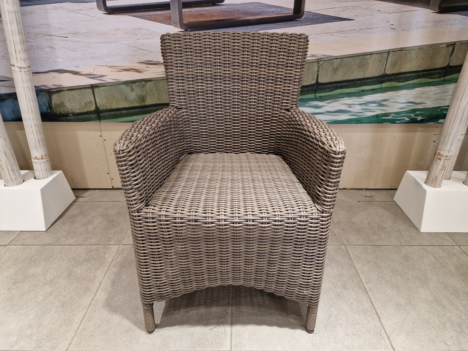 Wickerzetel Met Arm Atlanta Halfronde Draad Savanne HM44 EOL