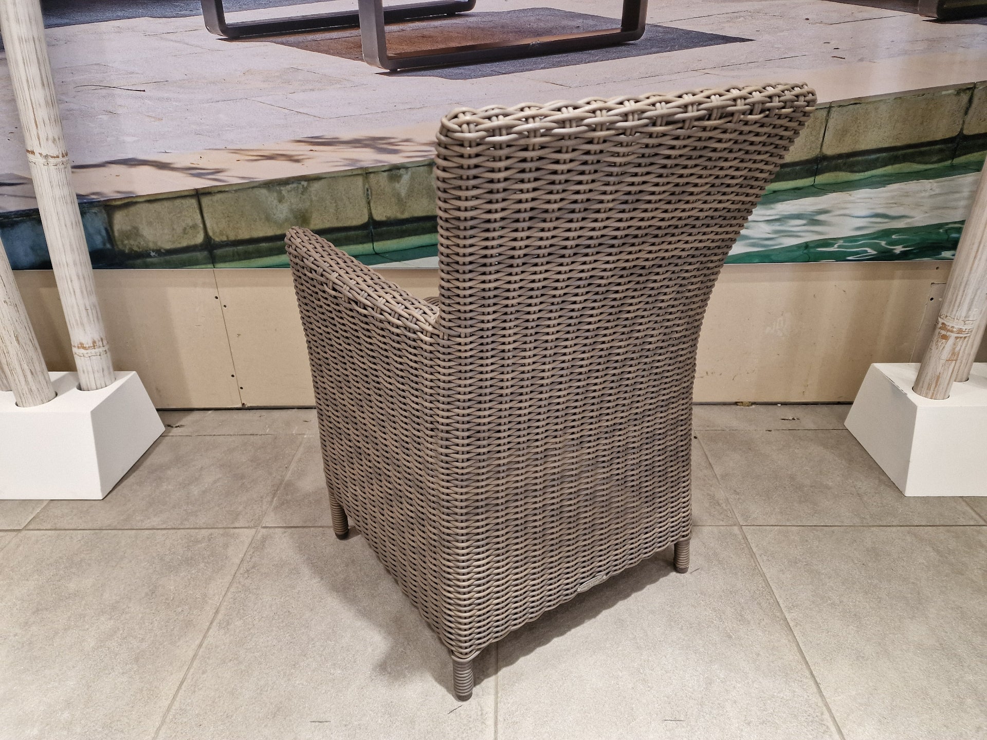 Wickerzetel Met Arm Atlanta Halfronde Draad Savanne HM44 EOL