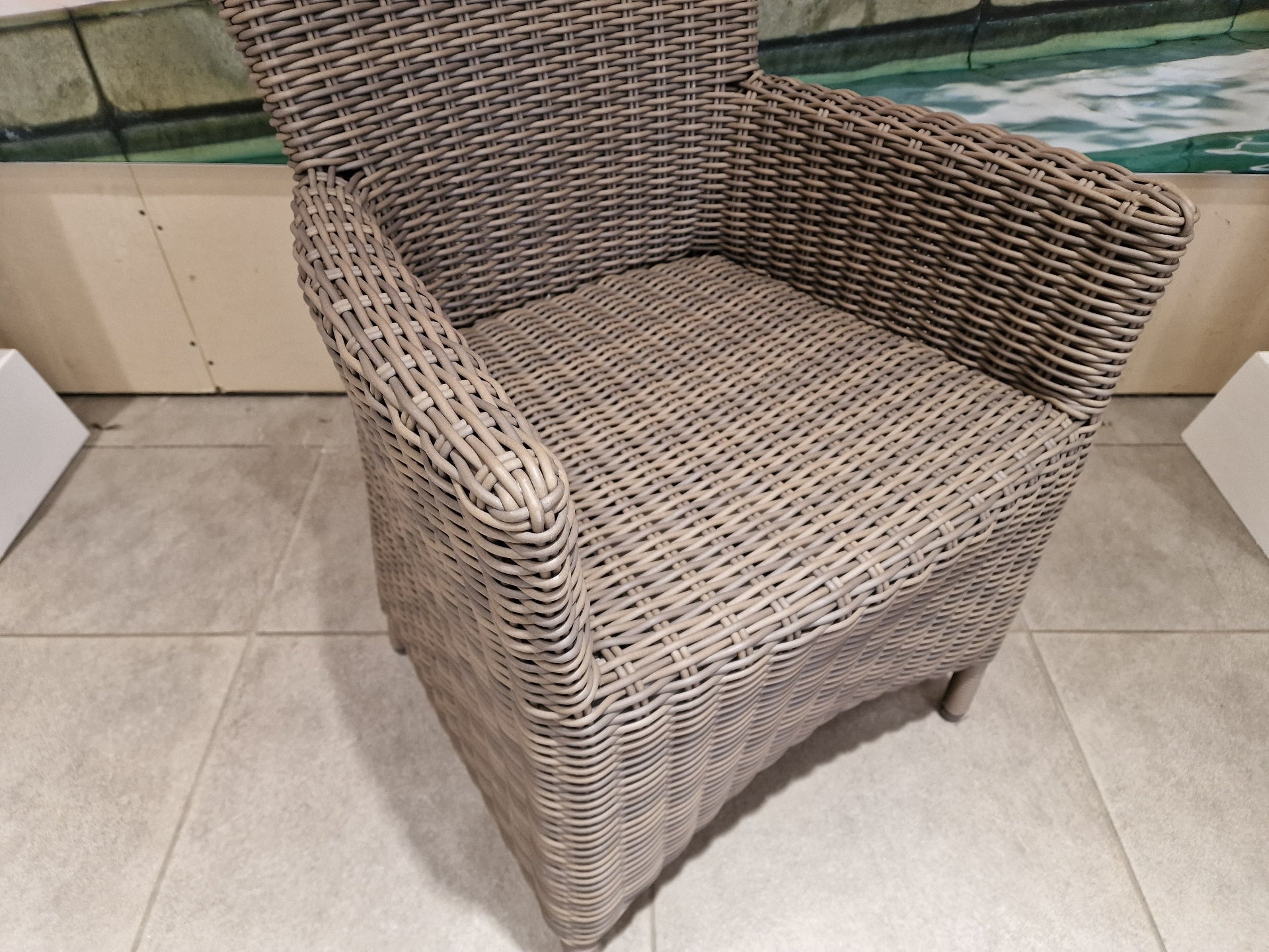 Wickerzetel Met Arm Atlanta Halfronde Draad Savanne HM44 EOL