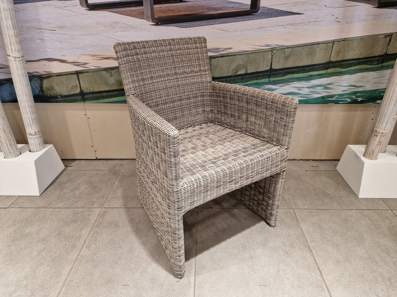 Wickerstoel Mora Met Arm Ronde Draad White Coral