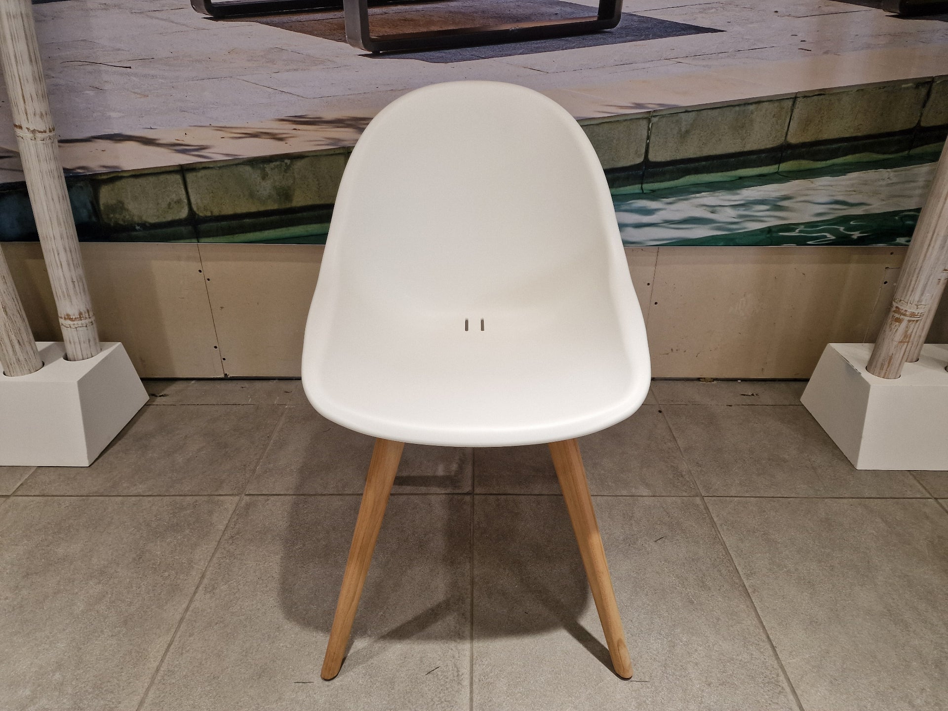 Kuipstoel Stockholm White met Teak Poten