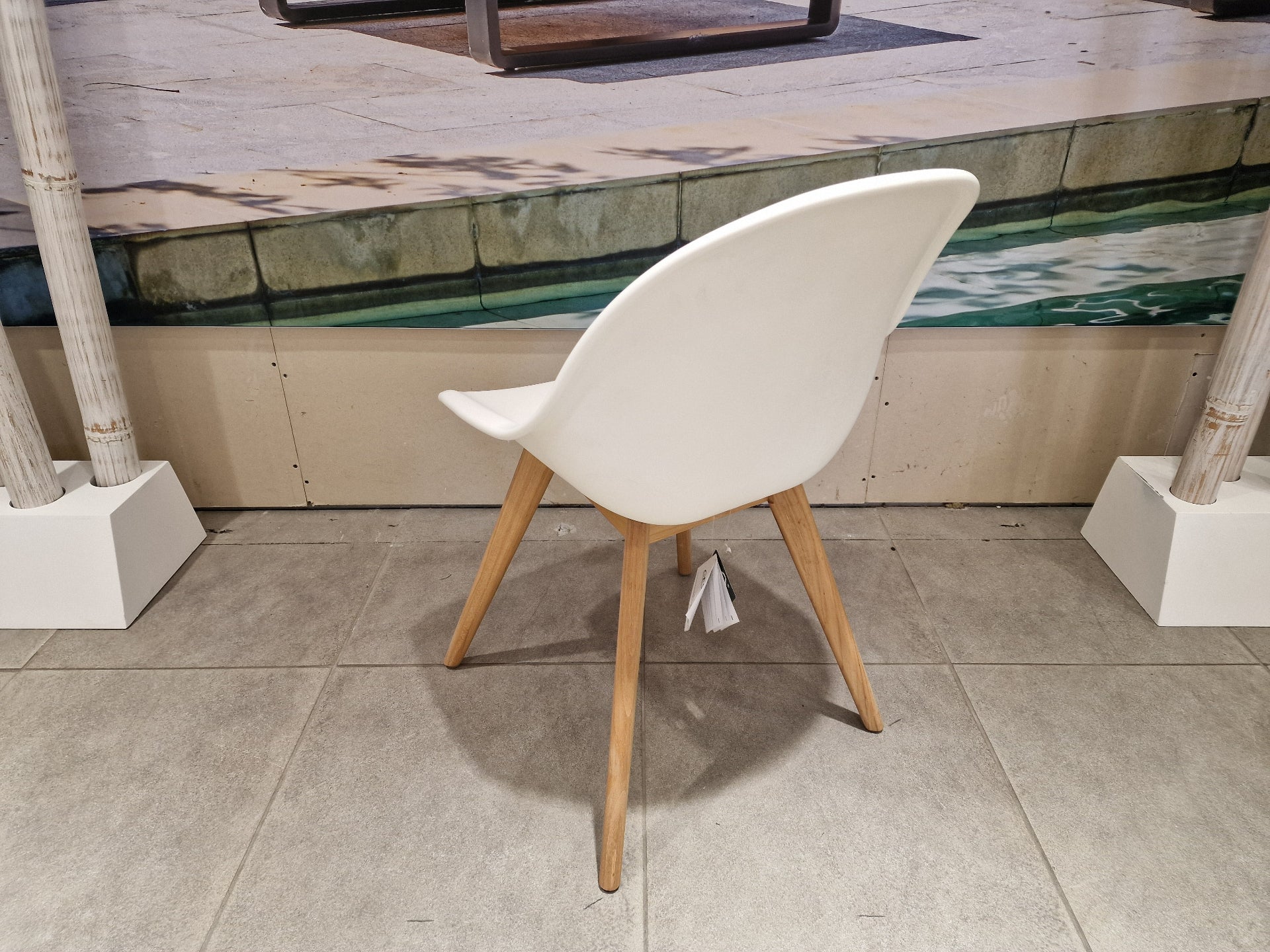 Kuipstoel Stockholm White met Teak Poten