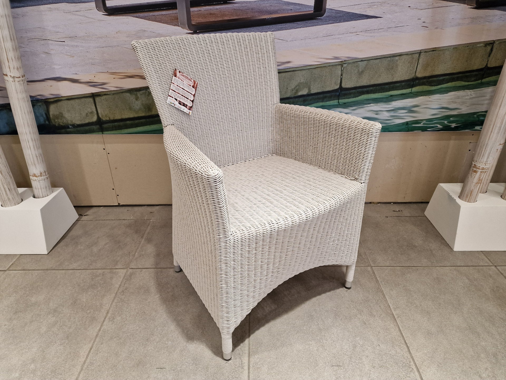 Wickerstoel met Arm- Ronde Draad - Luxury Lounge