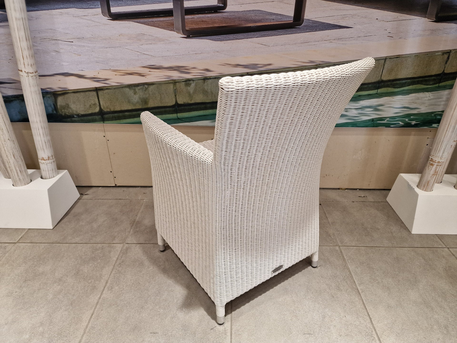 Wickerstoel met Arm- Ronde Draad - Luxury Lounge