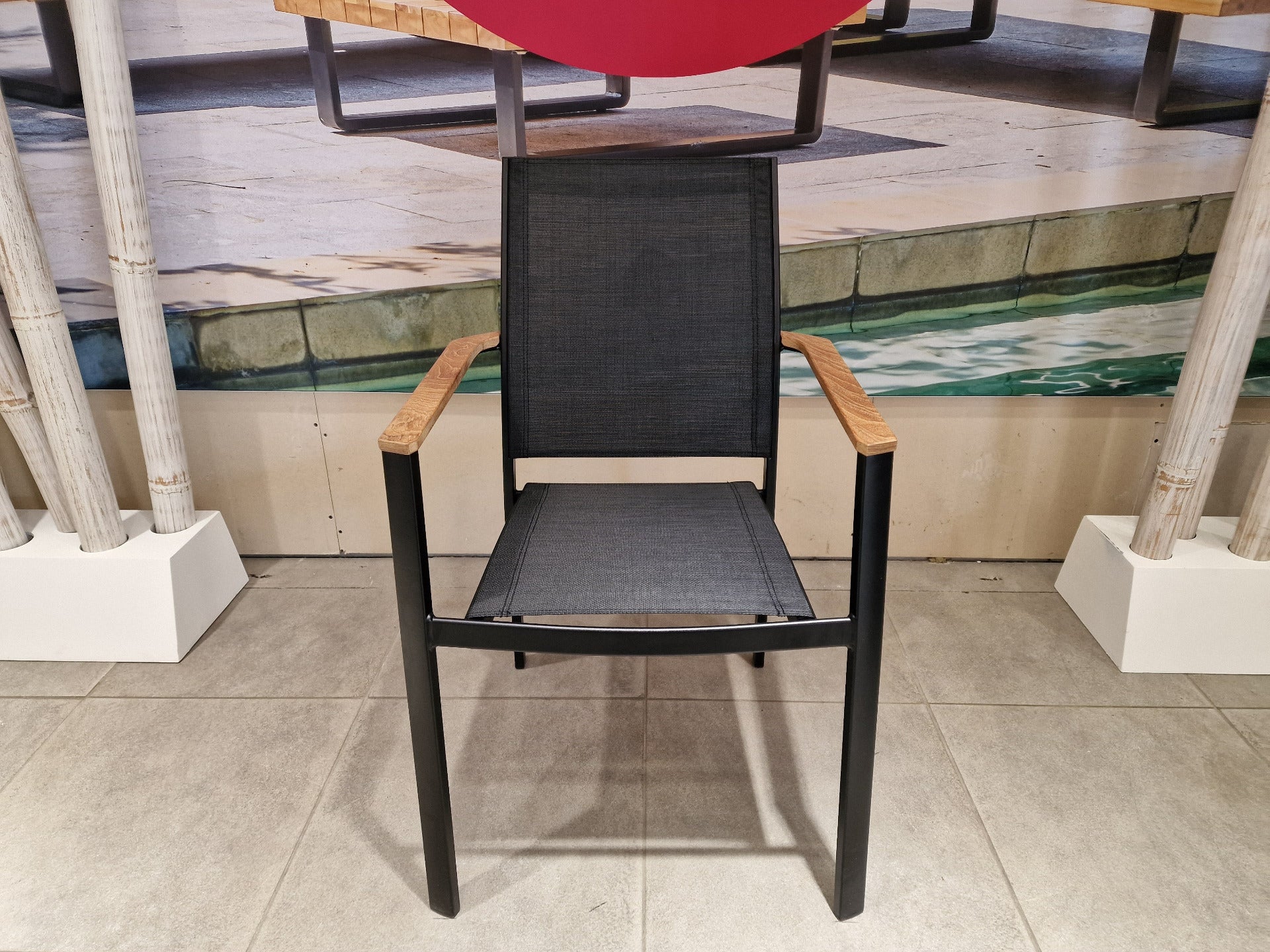 Alu Stapelstoel Bilbao Zwart Mat Alu + Zwart Textilene + Teak Armleuning