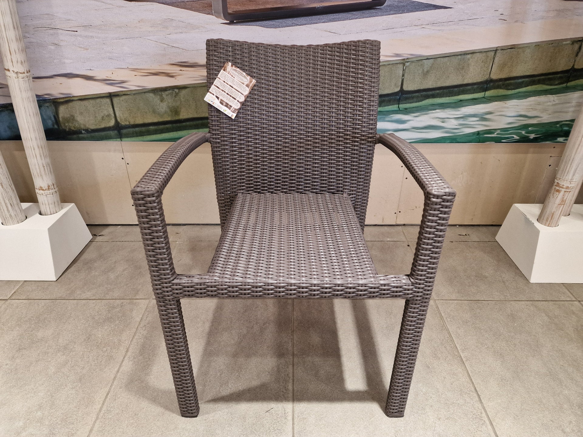 Ergo Stapelbare Wickerstoel Met Arm Platte Draad Taupe Polypeel Luxury L