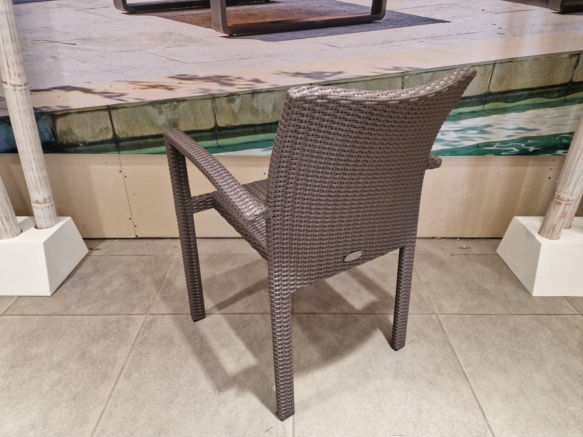 Ergo Stapelbare Wickerstoel Met Arm Platte Draad Taupe Polypeel Luxury L