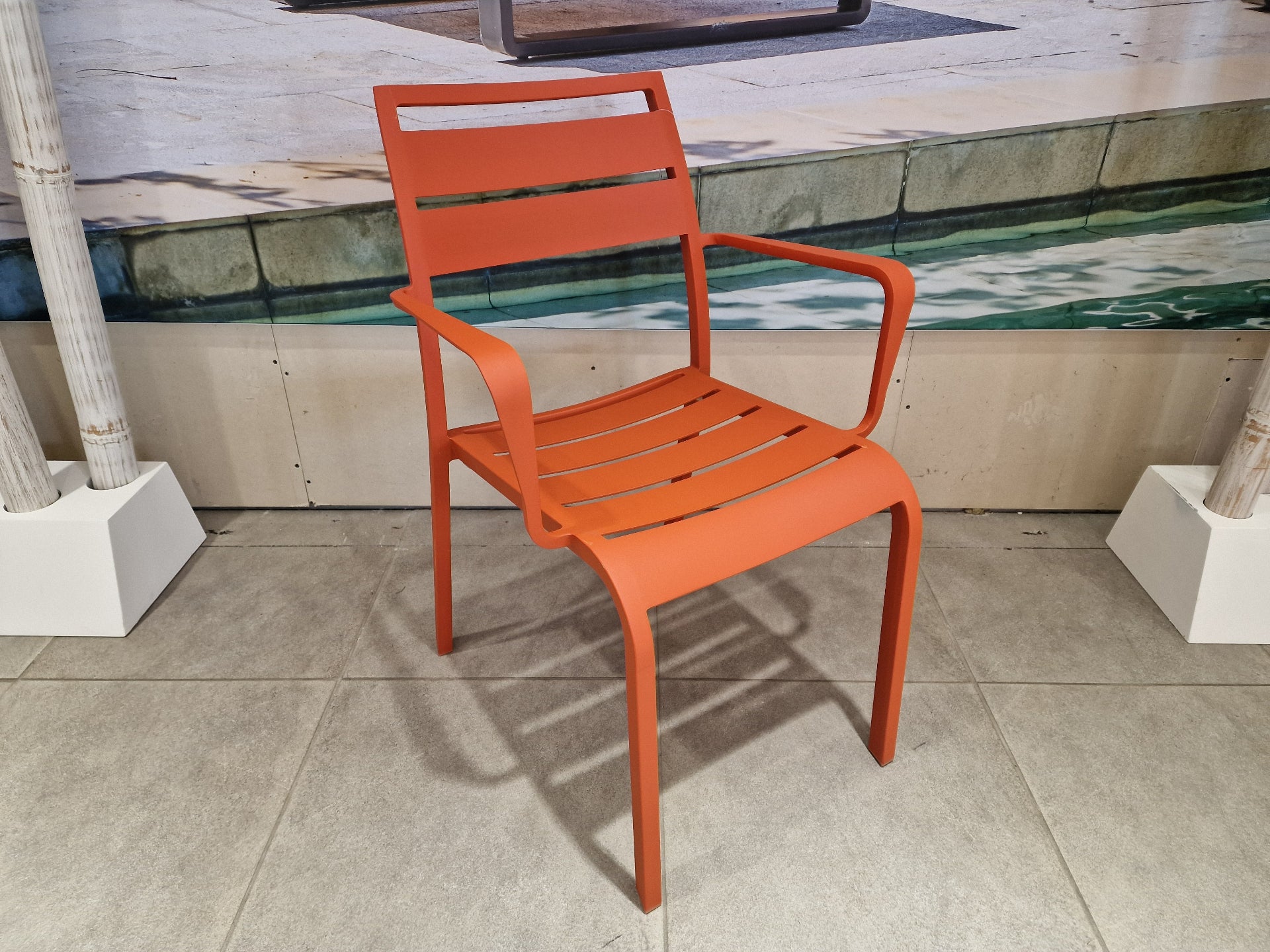 Alu Stapelstoel Nice Slat Orange Mat + Armleuning