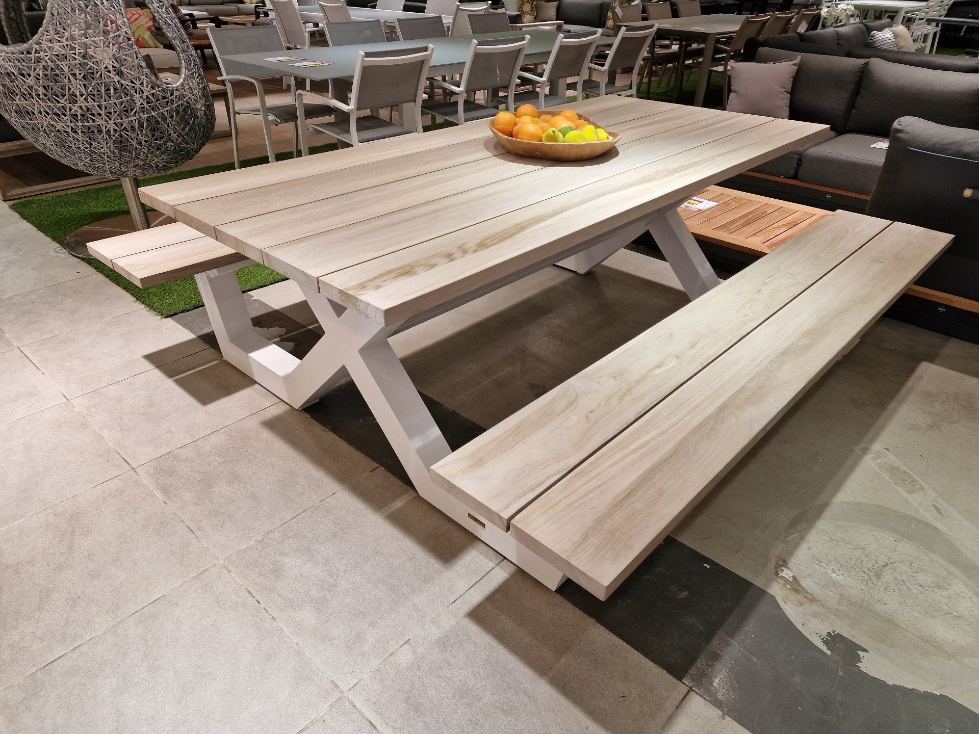 Alu Picknicktafel White Mat 220 x 200 cm + Teak Grey Wash Top