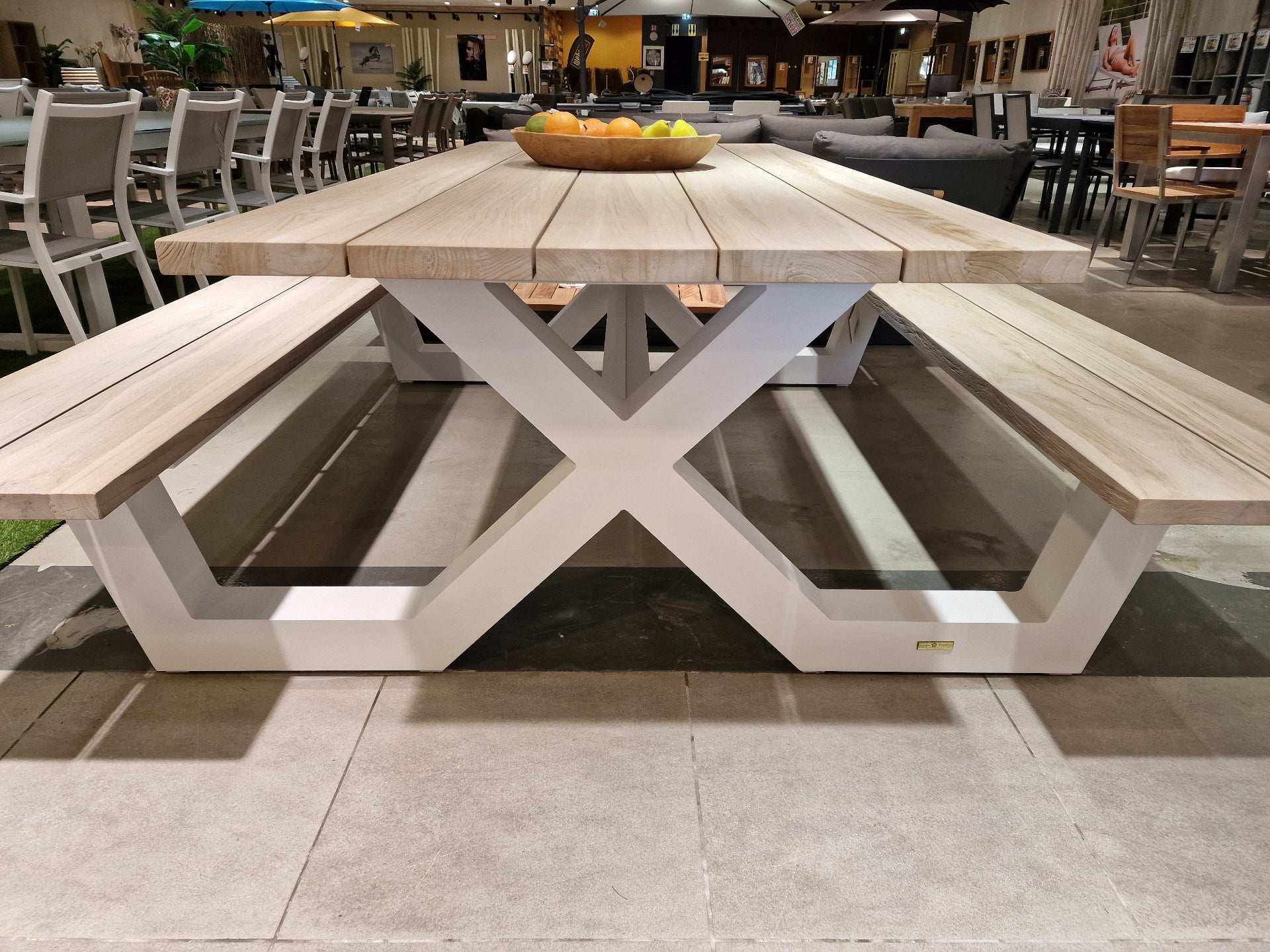 Alu Picknicktafel White Mat 220 x 200 cm + Teak Grey Wash Top