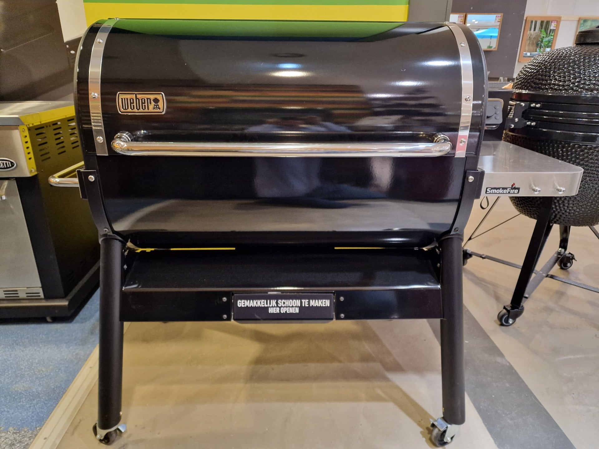 SmokeFire EX4 GBS Black Houtgestookte Pelletbarbecue