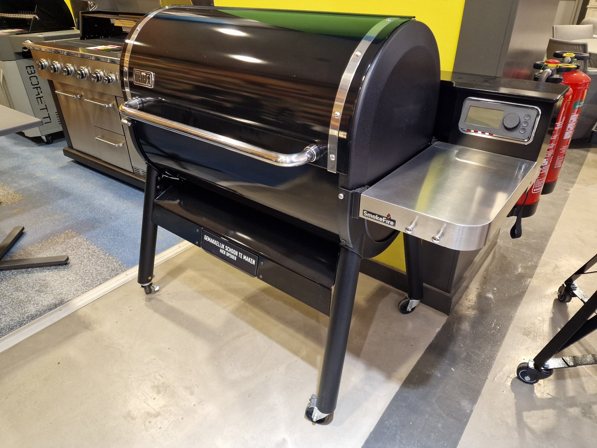 SmokeFire EX4 GBS Black Houtgestookte Pelletbarbecue