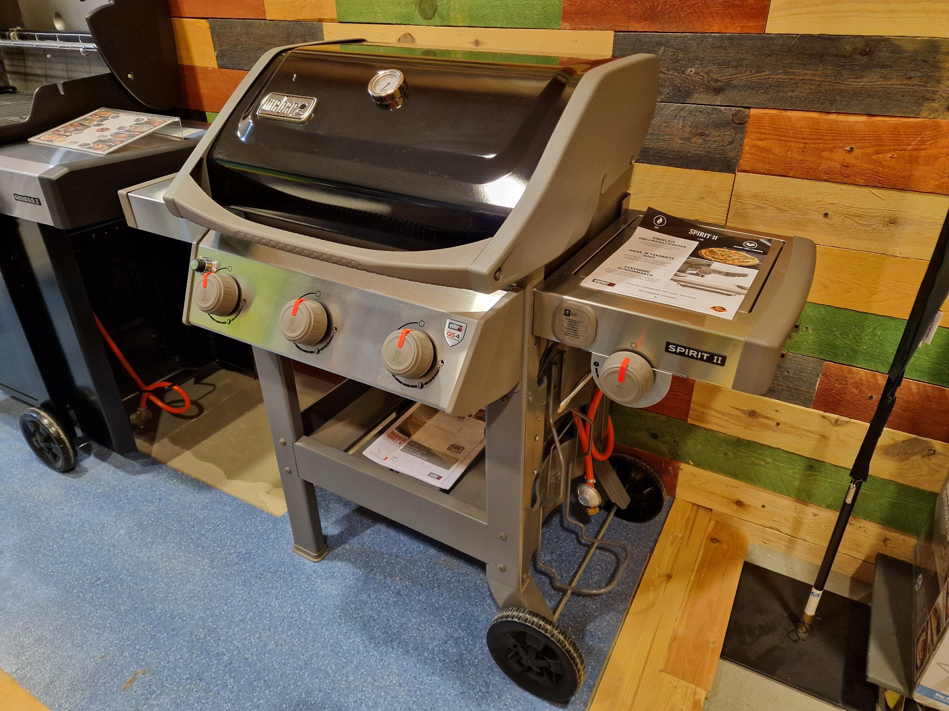 Spirit II E-320 Black Met GBS Grillrooster - Igrill Ready