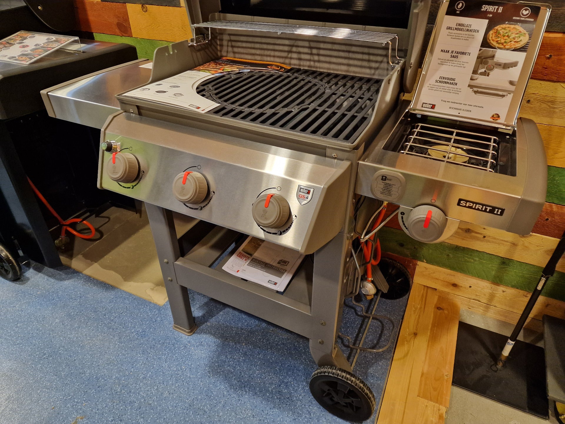 Spirit II E-320 Black Met GBS Grillrooster - Igrill Ready