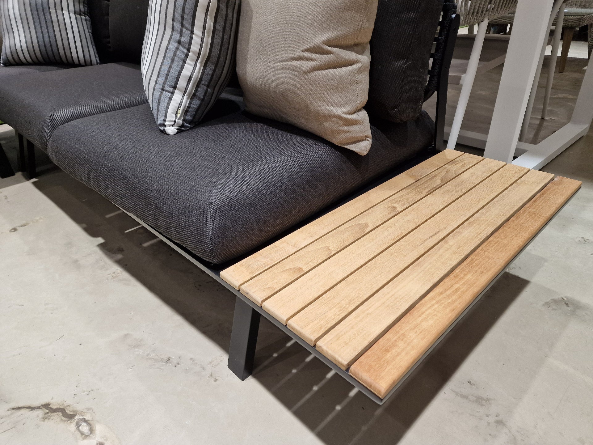 Alu Lounge Set Figaro Black Mat met Teak Top + Rope Black met kussens