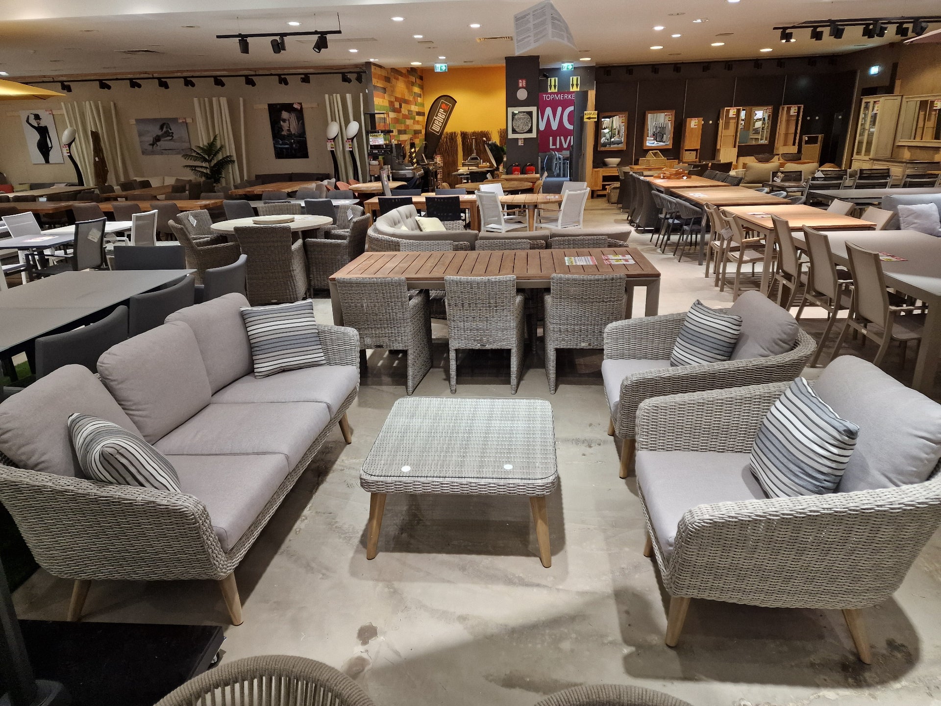 Mirelo Lounge Set 3-zit + 2x 1-zit + salontafel - Wicker Natural White Grey