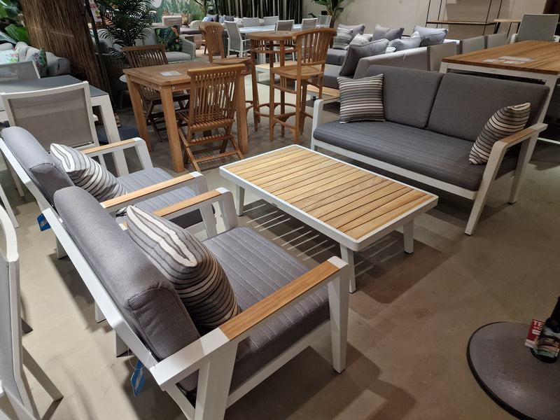 Alu / Teak Lounge Guadeloupe Set 1x 2-zit + 2x 1-zit + Salontafel White Alu