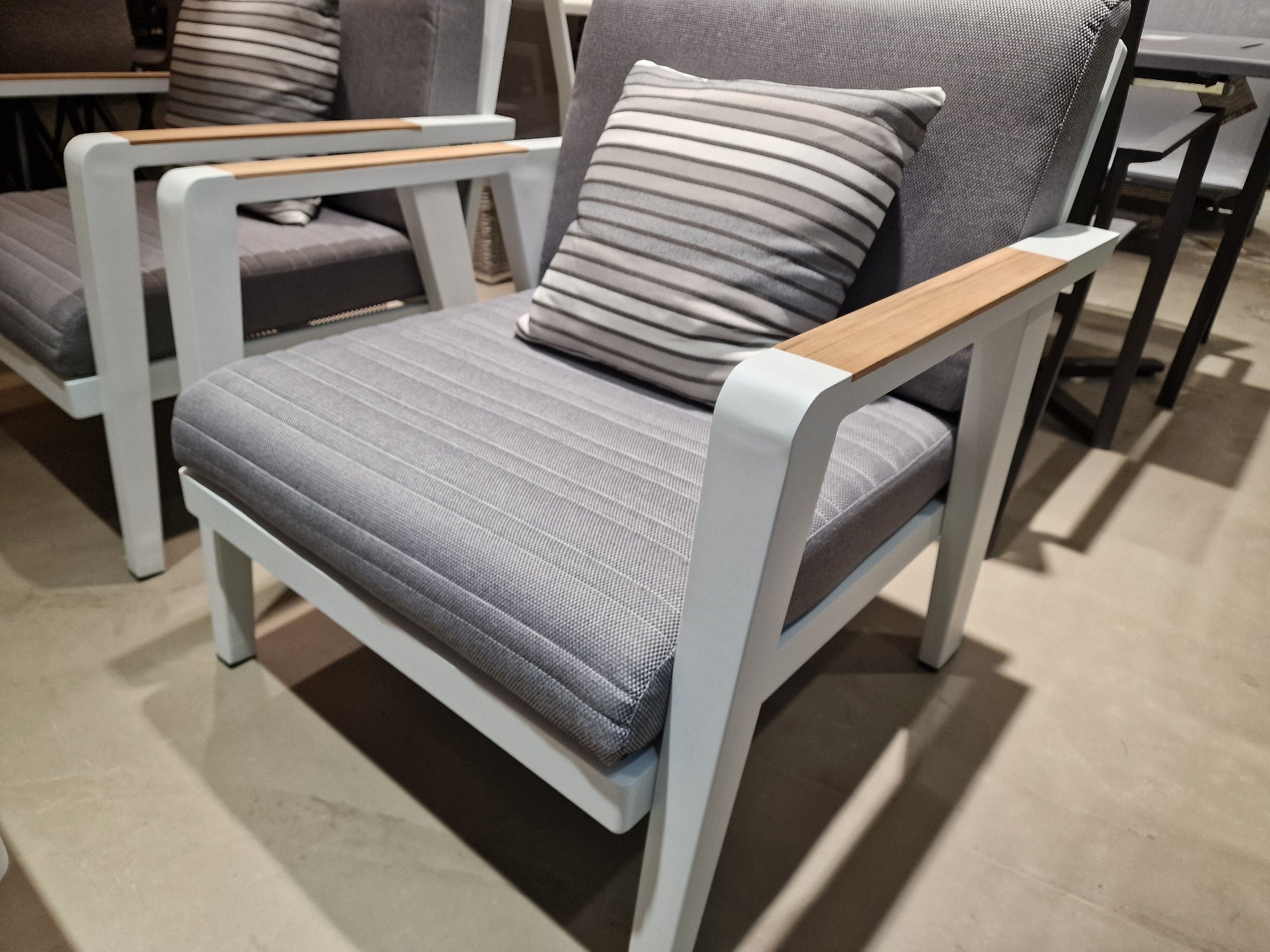 Alu / Teak Lounge Guadeloupe Set 1x 2-zit + 2x 1-zit + Salontafel White Alu