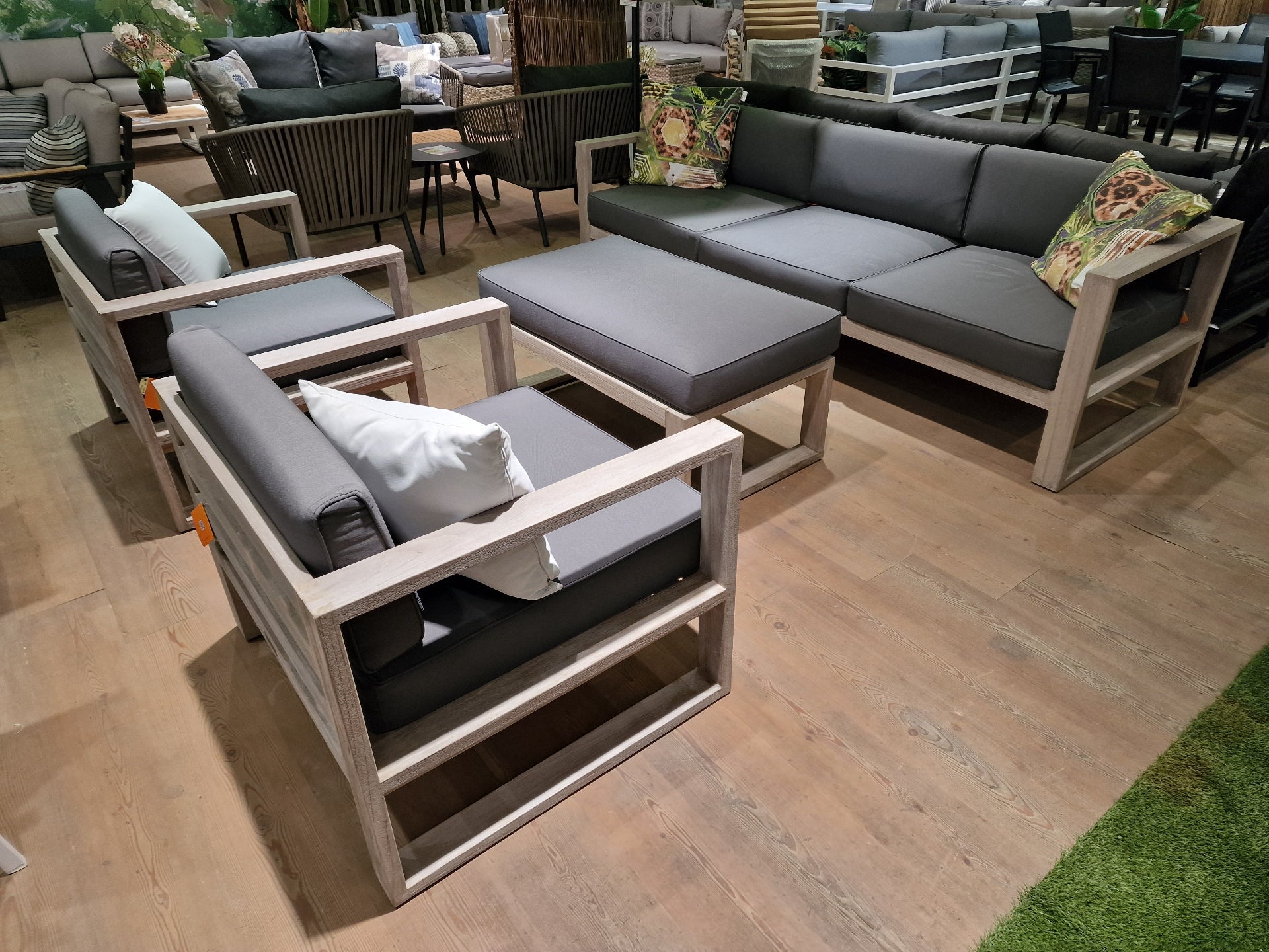 Hamilton Teak Lounge 3-zit + 2x 1-zit Club + Salontafel - Instant Grey Brushed