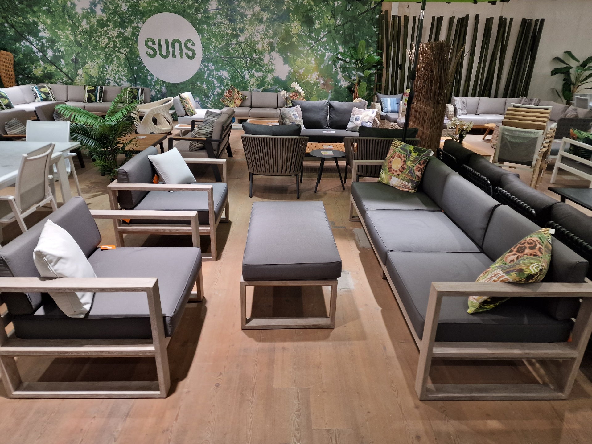 Hamilton Teak Lounge 3-zit + 2x 1-zit Club + Salontafel - Instant Grey Brushed