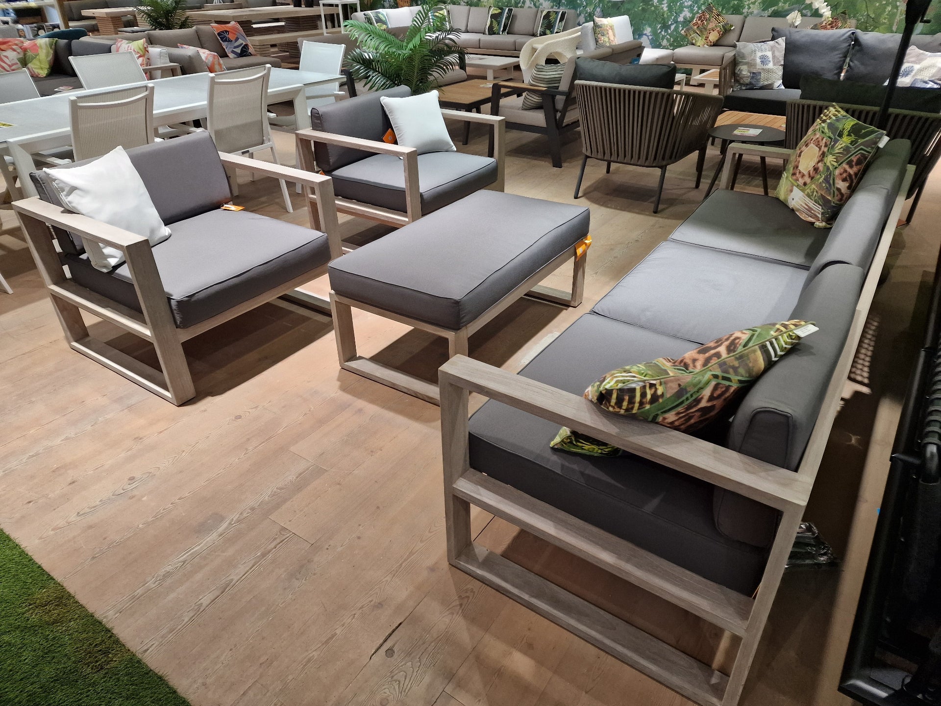 Hamilton Teak Lounge 3-zit + 2x 1-zit Club + Salontafel - Instant Grey Brushed