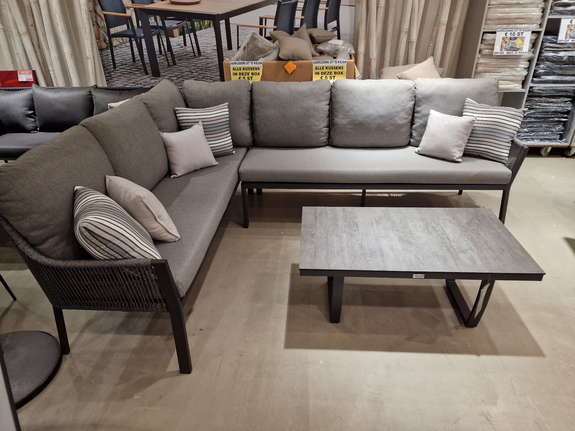 Alu Loungeset Liv Right 267cm x 208cm x H95cm - Charcoal Frame + Valencia Coffee Table 105cm x 60cm x H45cm Charcoal Frame
