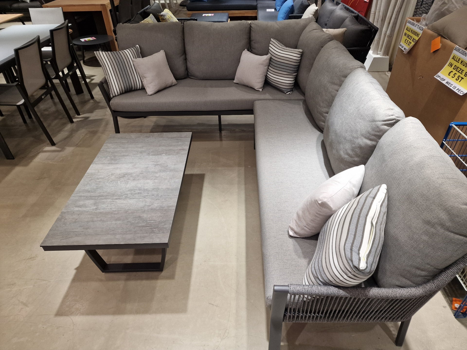 Alu Loungeset Liv Right 267cm x 208cm x H95cm - Charcoal Frame + Valencia Coffee Table 105cm x 60cm x H45cm Charcoal Frame