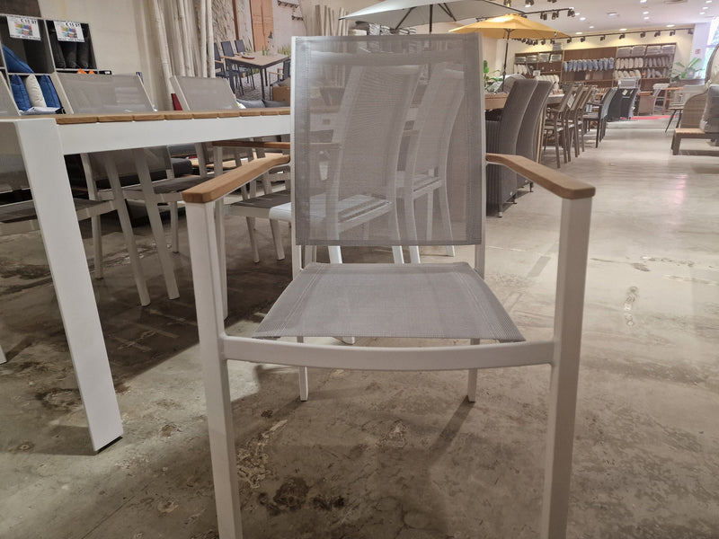 Alu Stapelstoel Bilbao White Mat Alu + Light Grey Textilene + Teak Arm