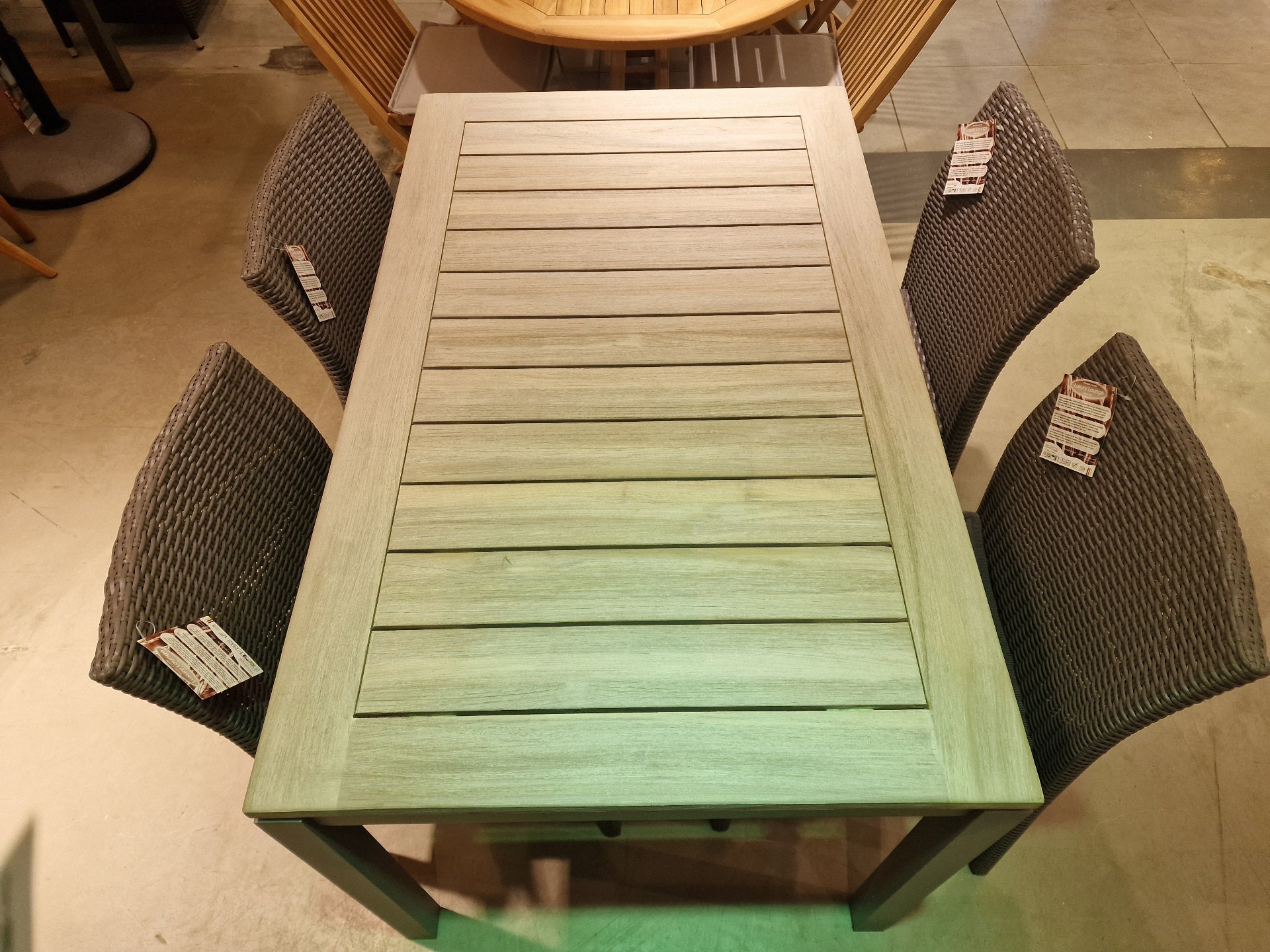 Alu Tuintafel Frame Jefferson Warm-Grey Mat 130cm x 80cm + Teak Top Cancun Instant Grey Brushed