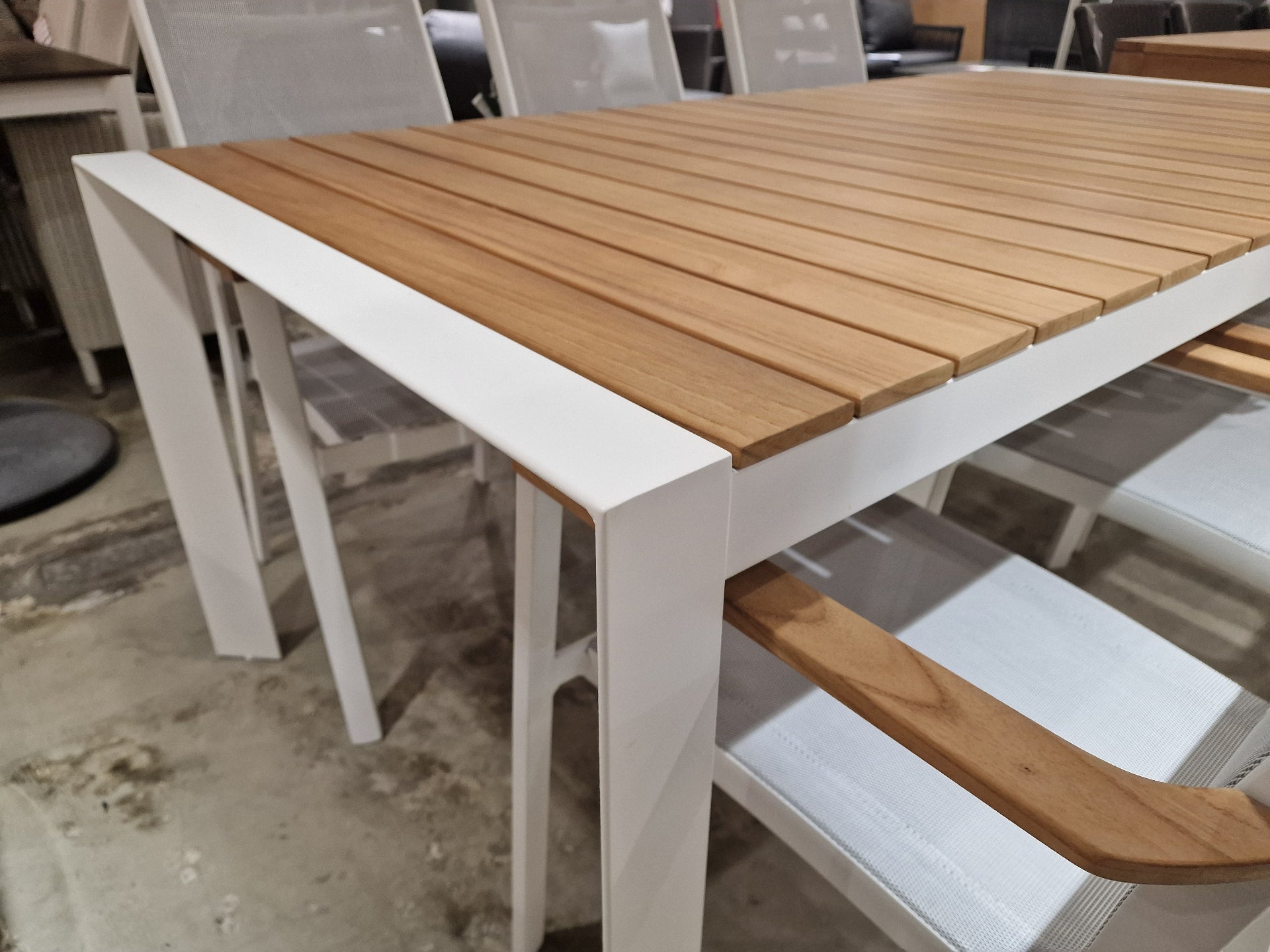 Alu Tuintafel Bellevue - 202 x 100 cm - Alu Frame White Teak Top
