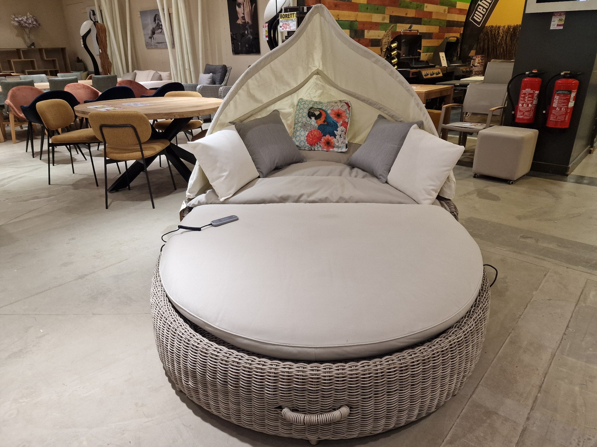 Santa Cruz Massage Ligbed Lounge XL met Zonnekap Ecru