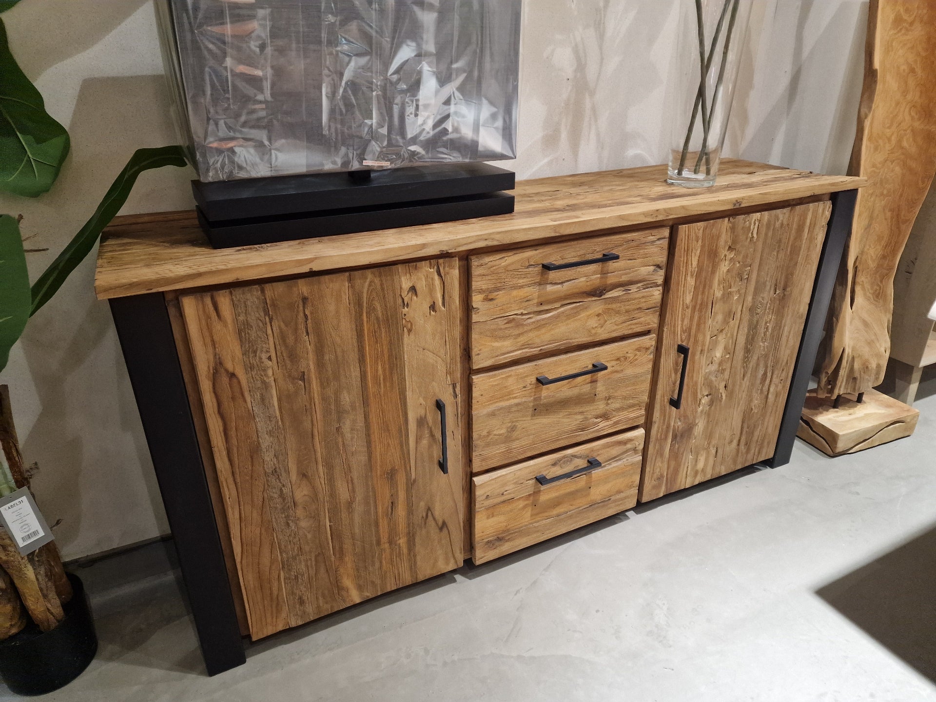 Atlanta Dressoir Met 2 Deuren en 3 Laden 170 x 45 x H85 cm Vintage