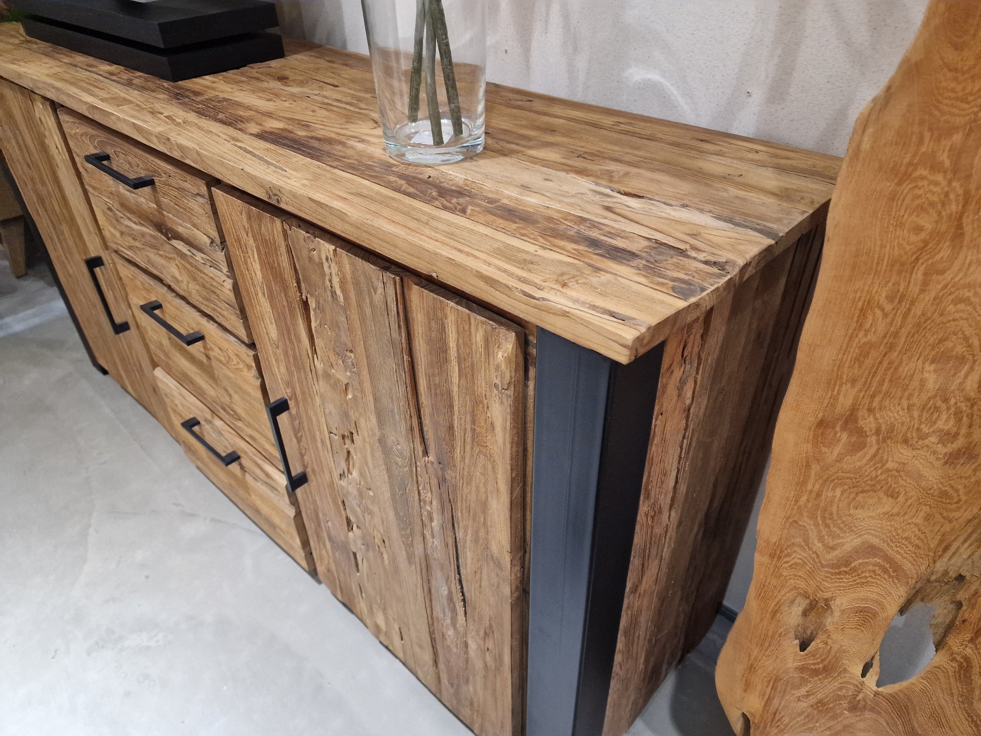 Atlanta Dressoir Met 2 Deuren en 3 Laden 170 x 45 x H85 cm Vintage