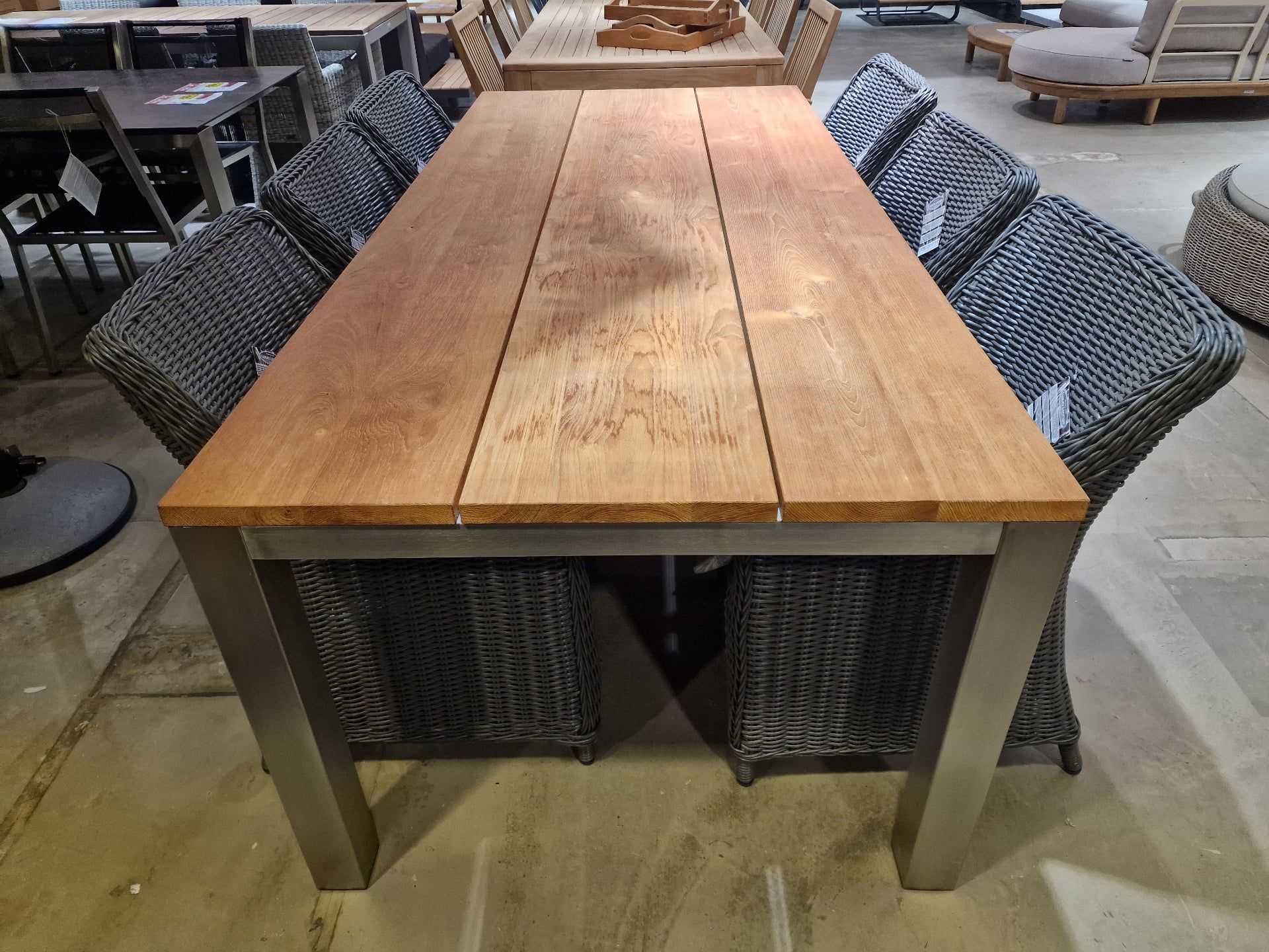 Teak Tuintafel Erosi + Inox Poten 220 x 100 cm - 3 Brede Planken