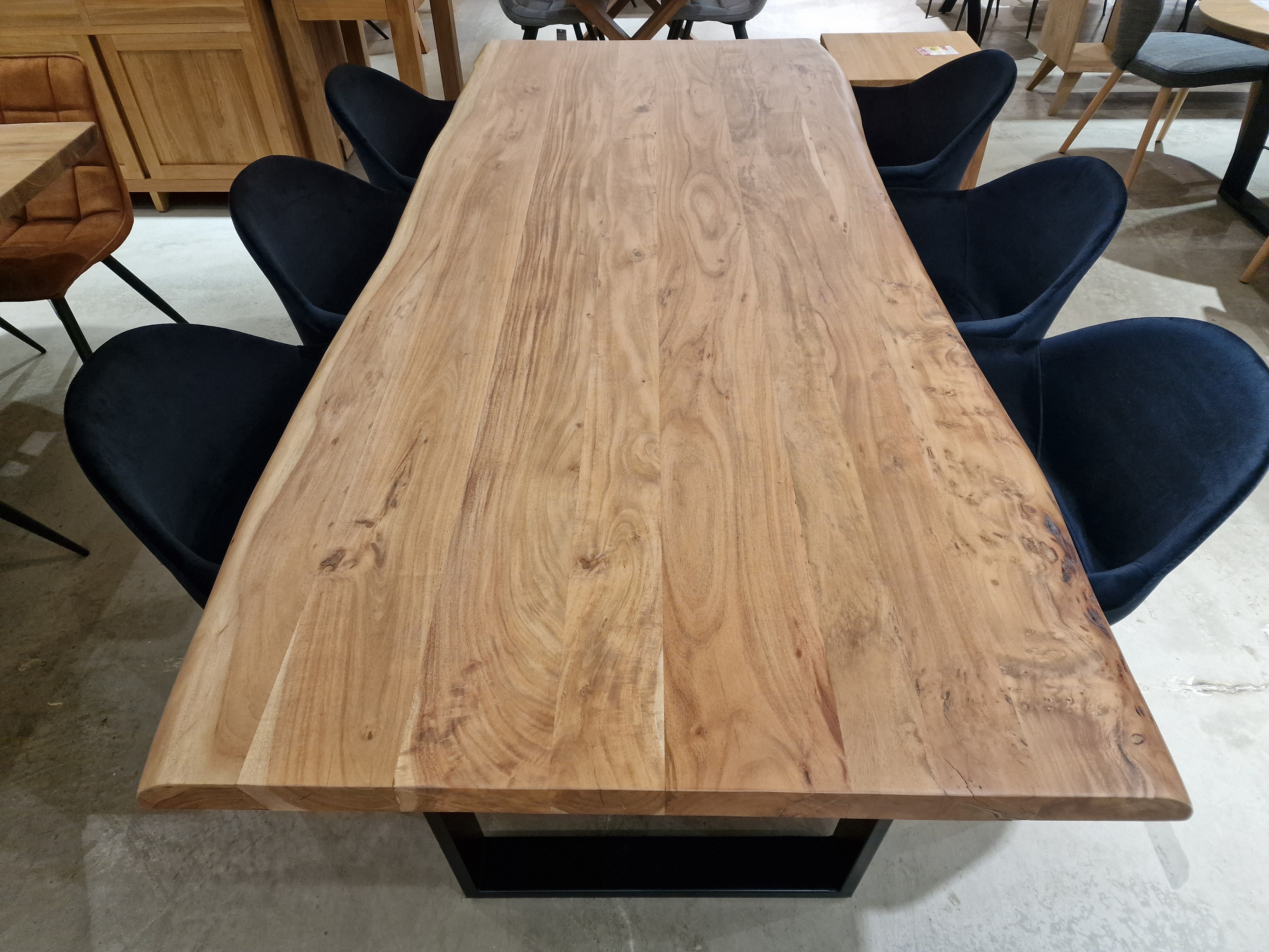 Acacia Interieurtafel Kaz Rechthoekig 240 x 100cm Naturel Boomstam met Zwarte U-Poten