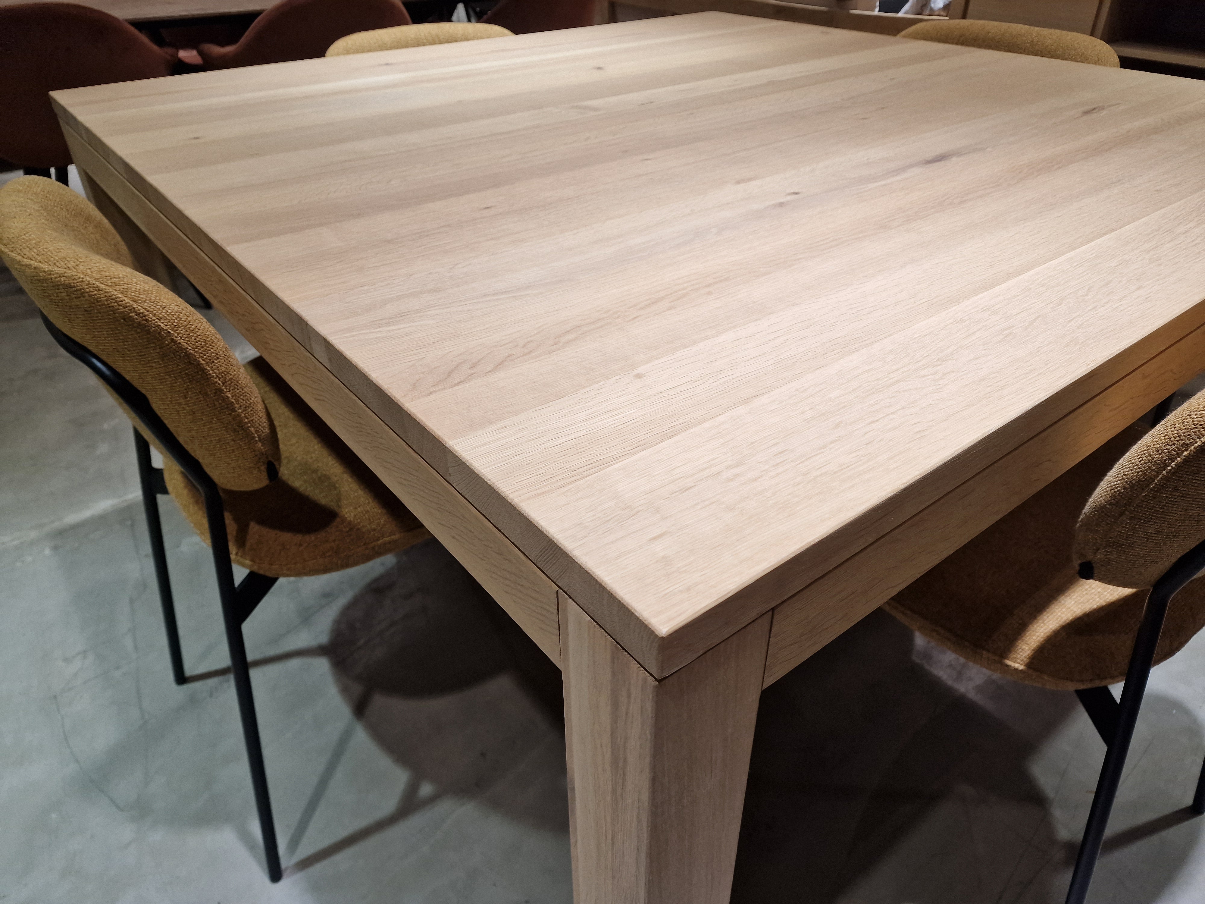 Eiken Interieurtafel Vierkant 145 x 145cm Naturel Recht met Blokpoten