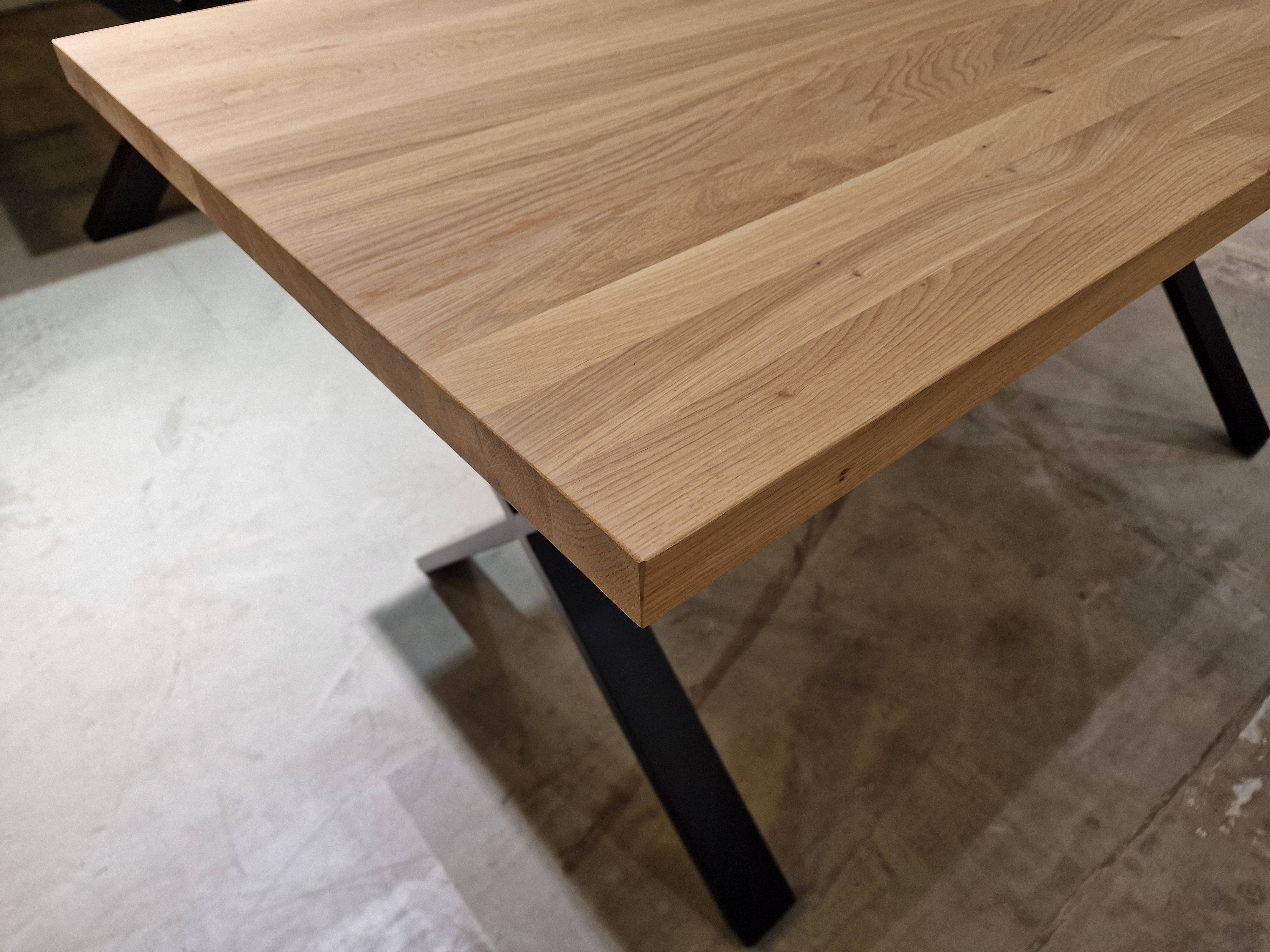 Eiken Interieurtafel Rechthoekig 160 x 80cm Naturel Recht met Zwart metalen X-Poten