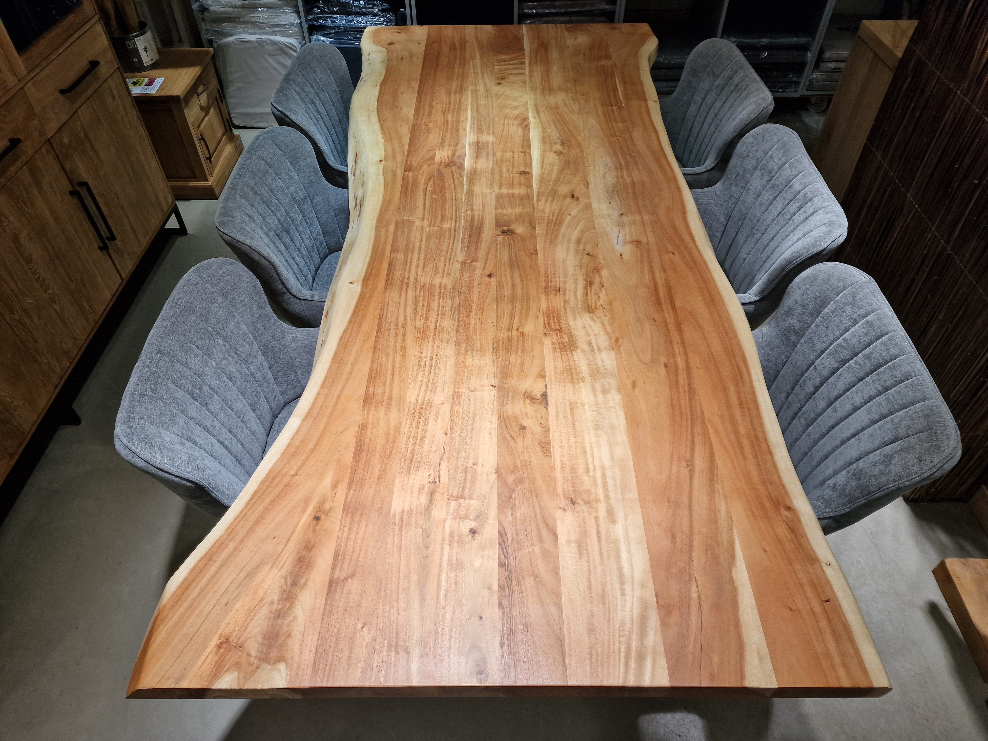 Acacia Interieurtafel Soho Rechthoekig 250 x 100cm Naturel Boomstam met zwart metalen U-Poten