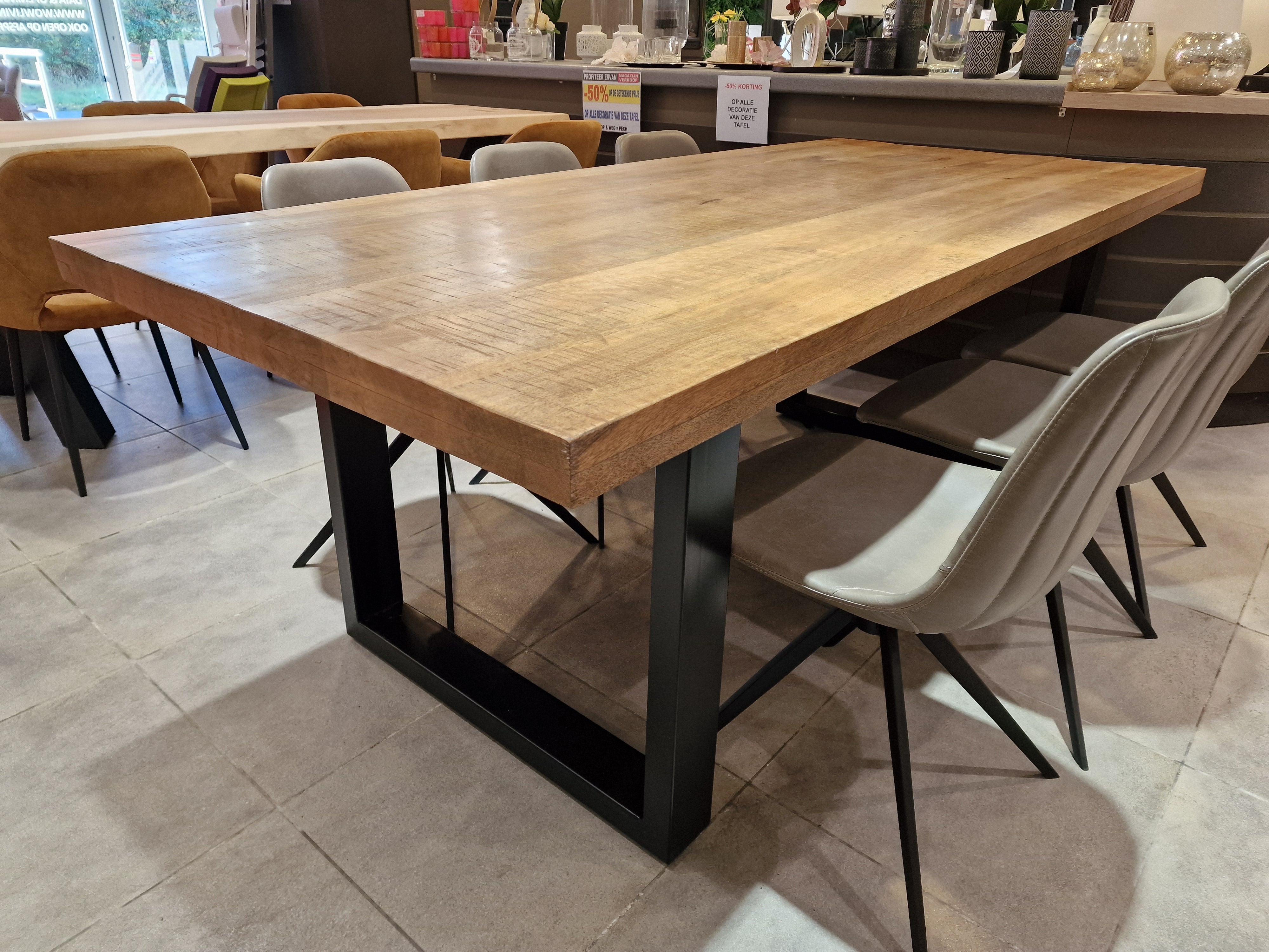 Acacia Interieurtafel Rechthoekig 220 x 100cm Naturel Recht met zwart metalen U-Poten
