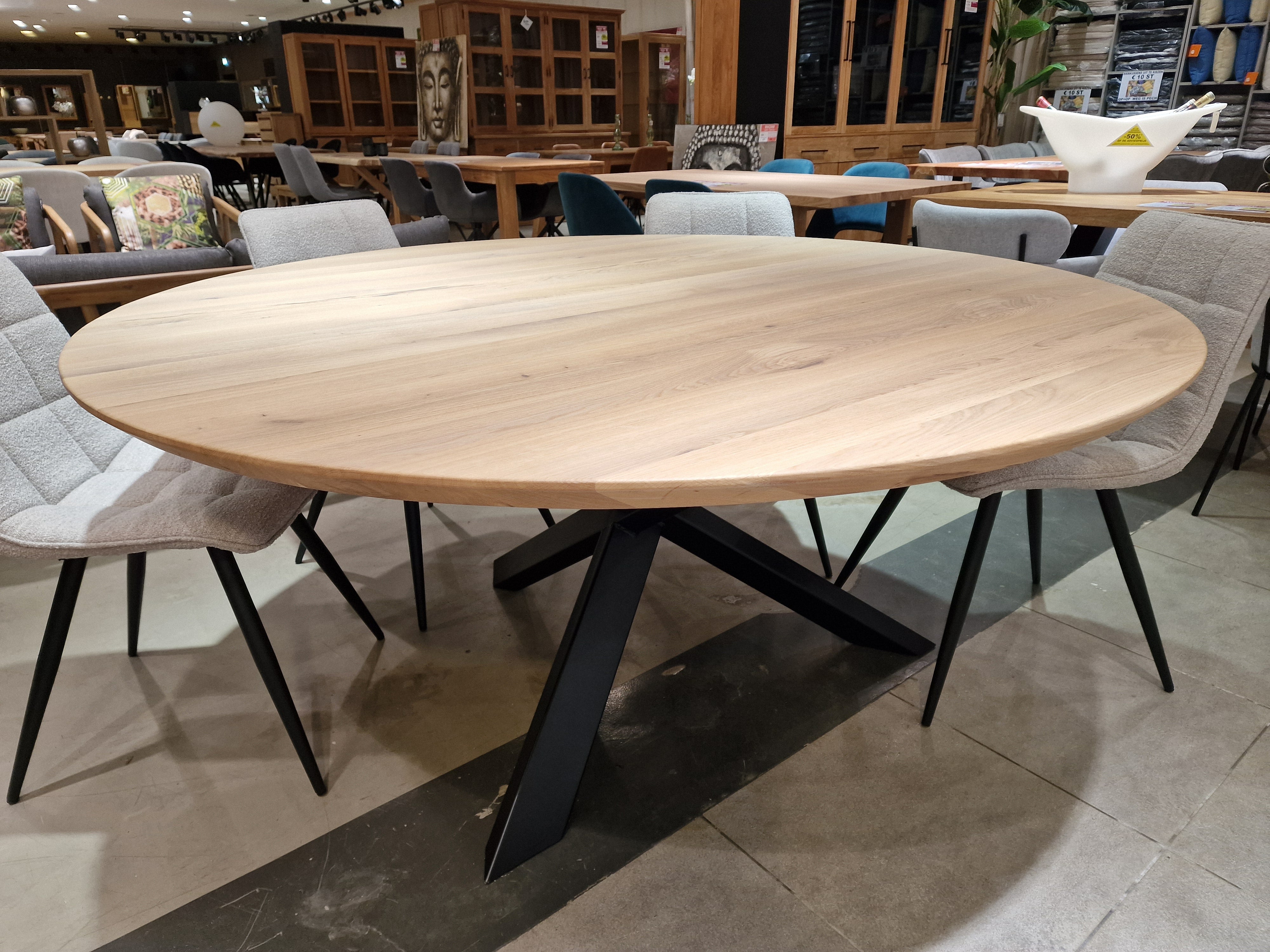 Eik Interieurtafel Rond Dia 165cm Naturel Verjongd met zwart metalen Spider-Poot