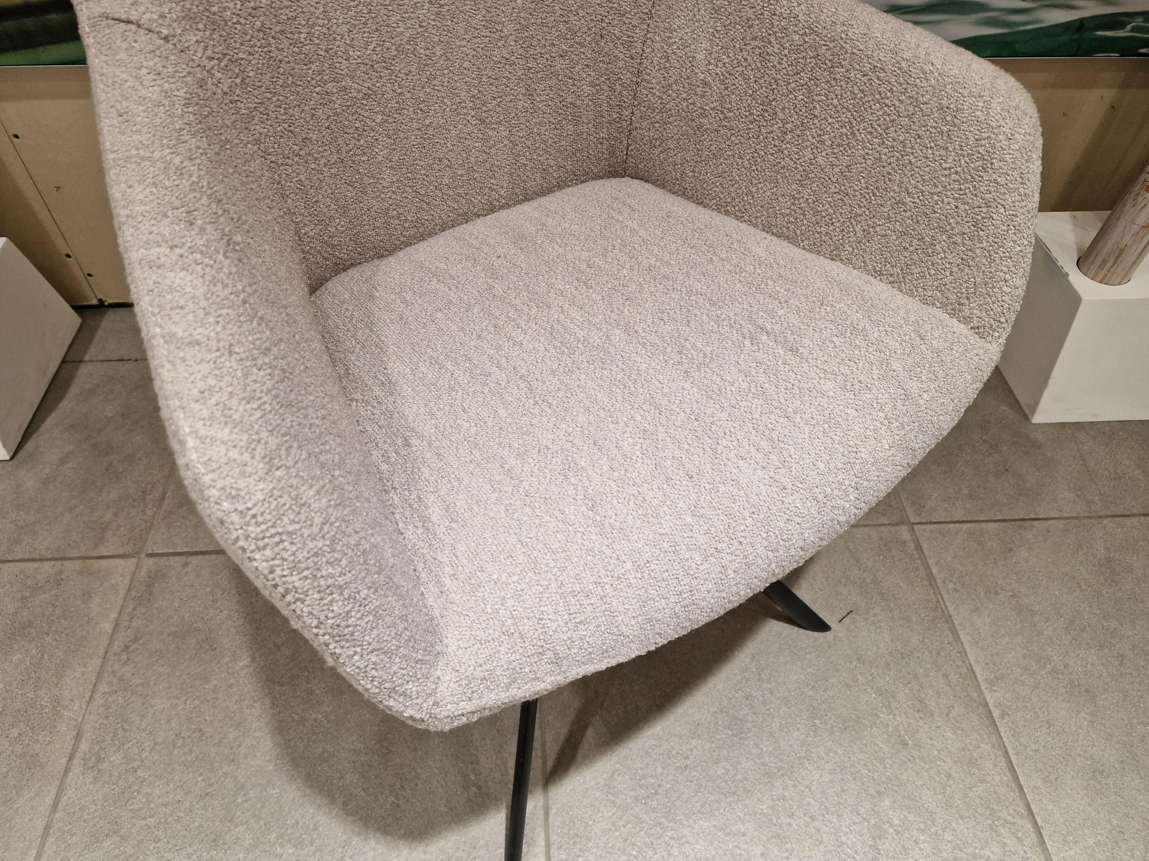 Eetkamerstoel Kinto op Draaivoet - Stof Alpine Naturel 01 - Zwarte Poten