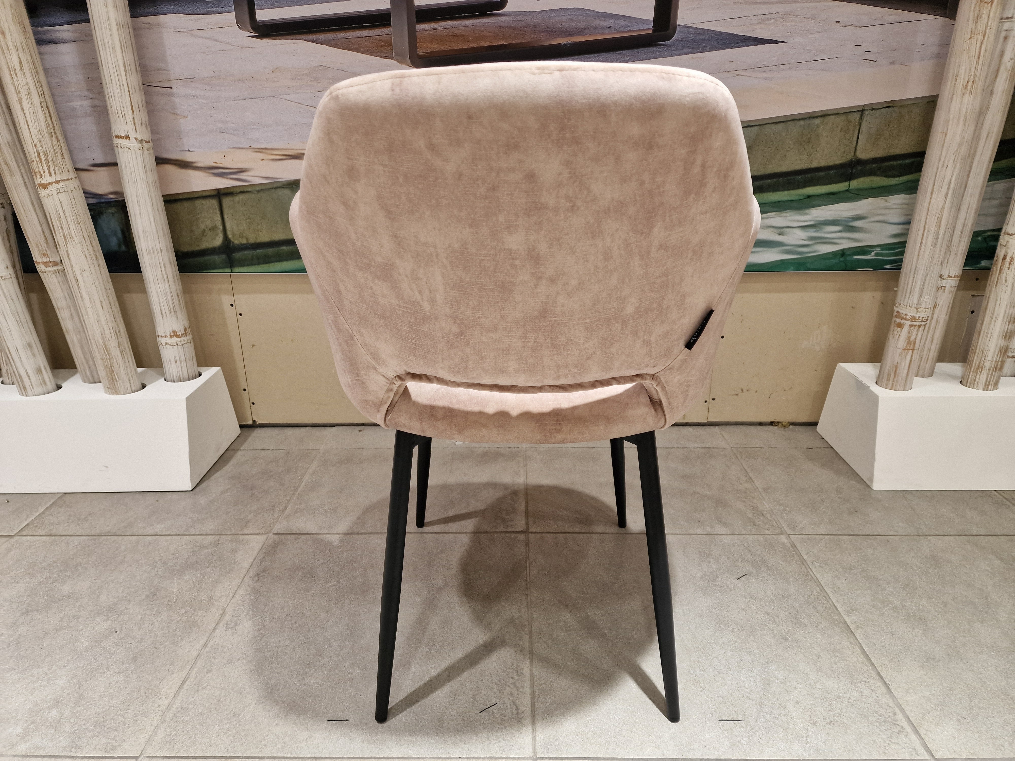 Eetkamerstoel Elly Kuipmodel - Stof Adore Liver 10 - Zwarte Poten