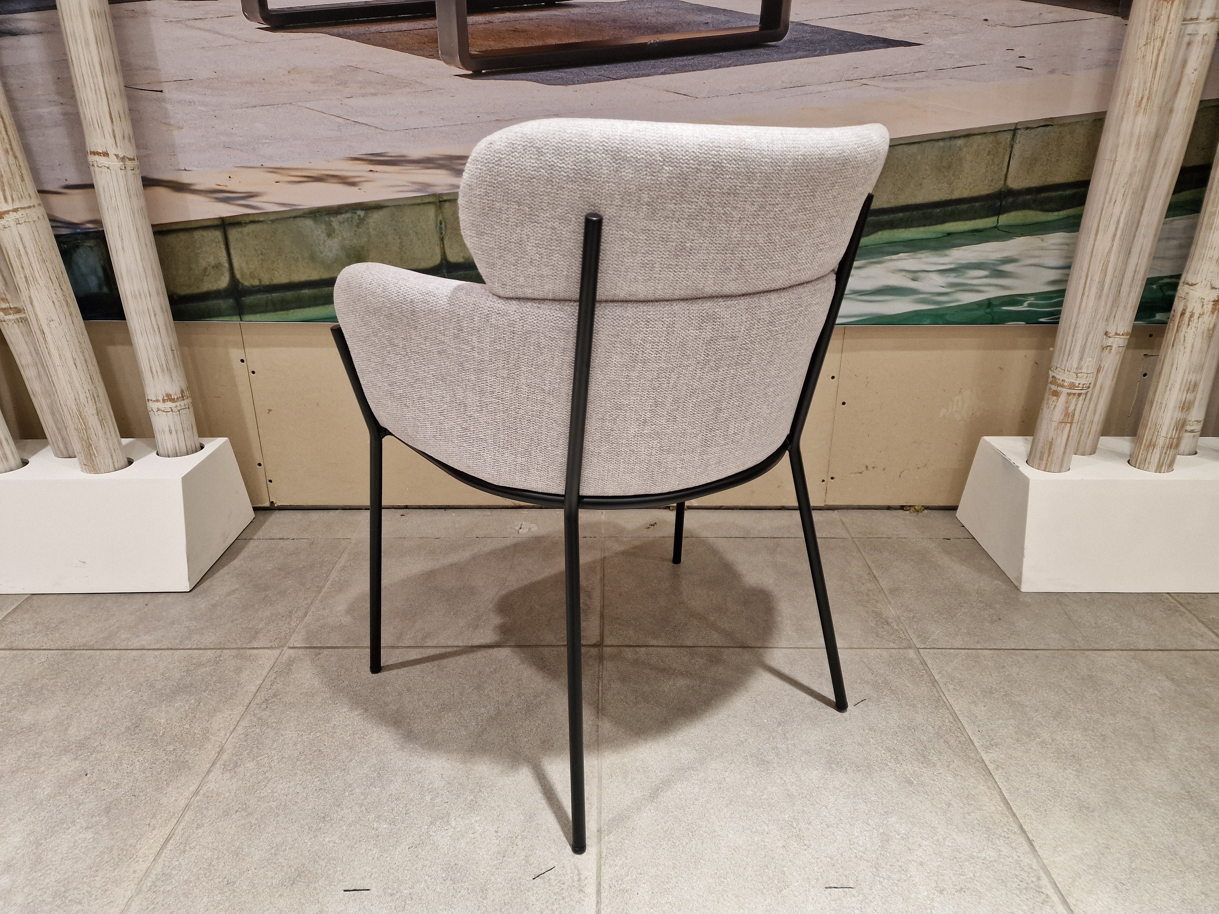 Interieurstoel Lido - Stof Light Grey - Zwarte Poten Metaal