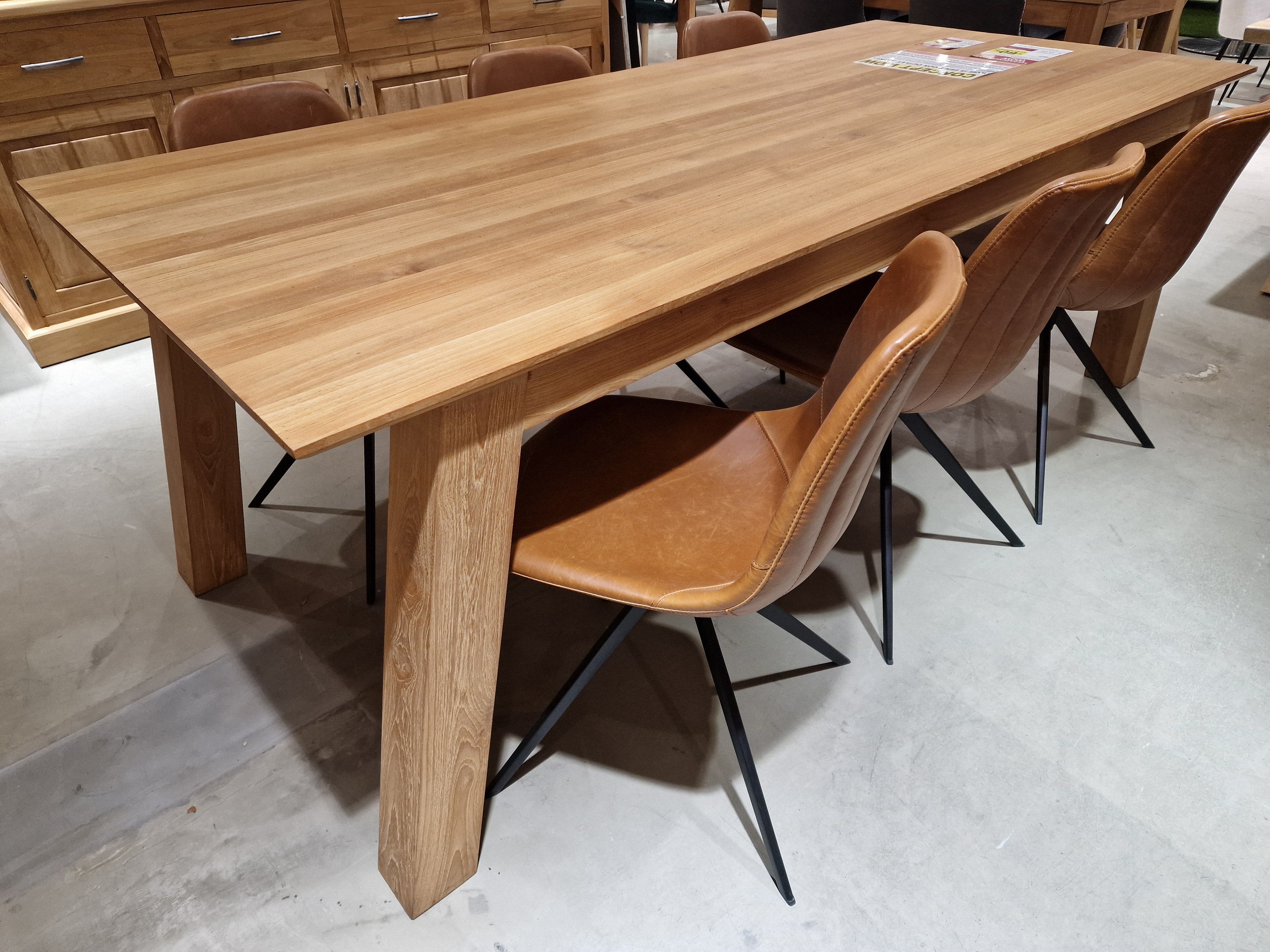 Eetkamerstoel Kuipmodel - PU Vintage Cognac - Zwarte Poten