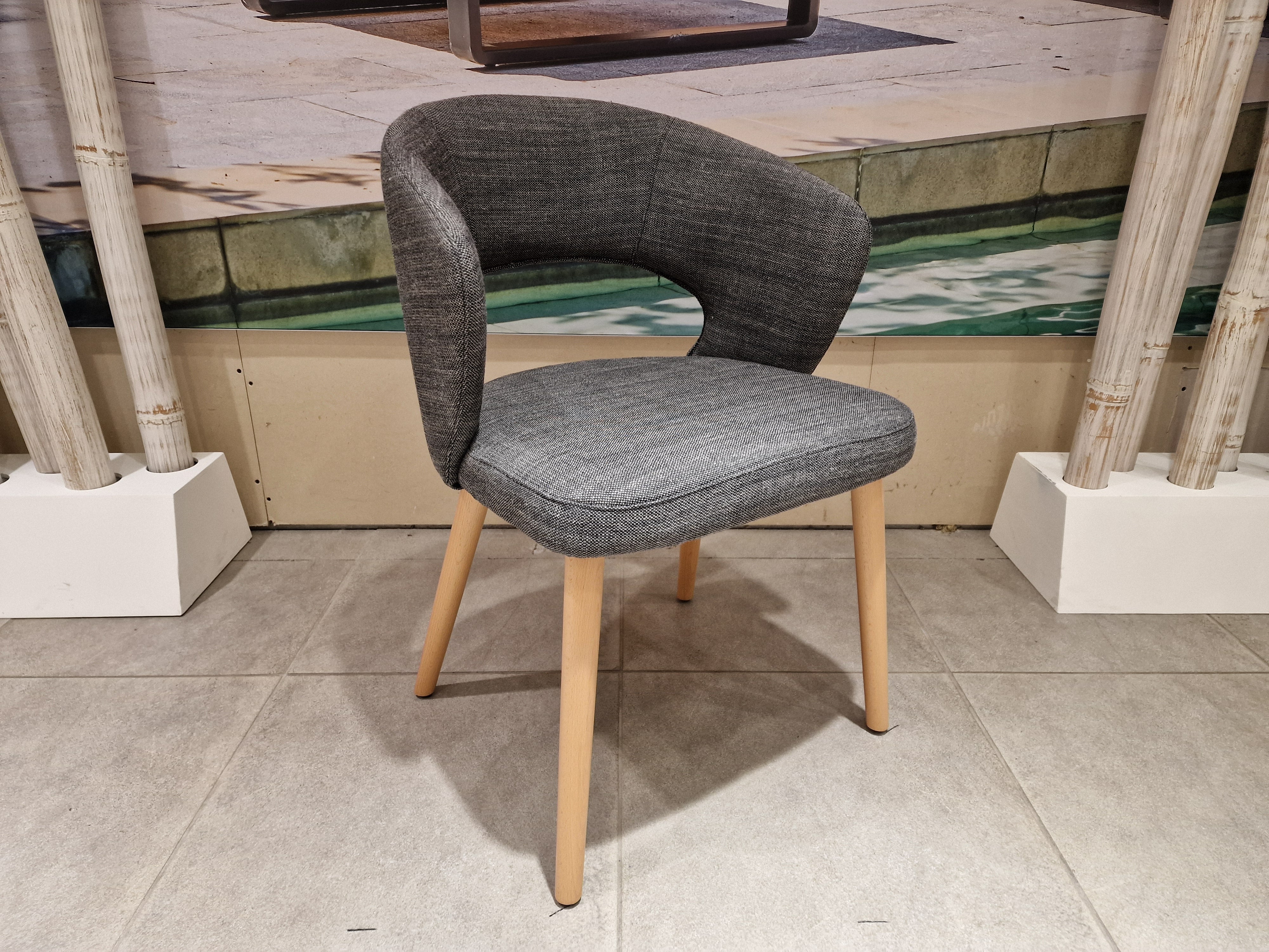 Eetkamerstoel Fay - Stof Antraciet - Houten Poten