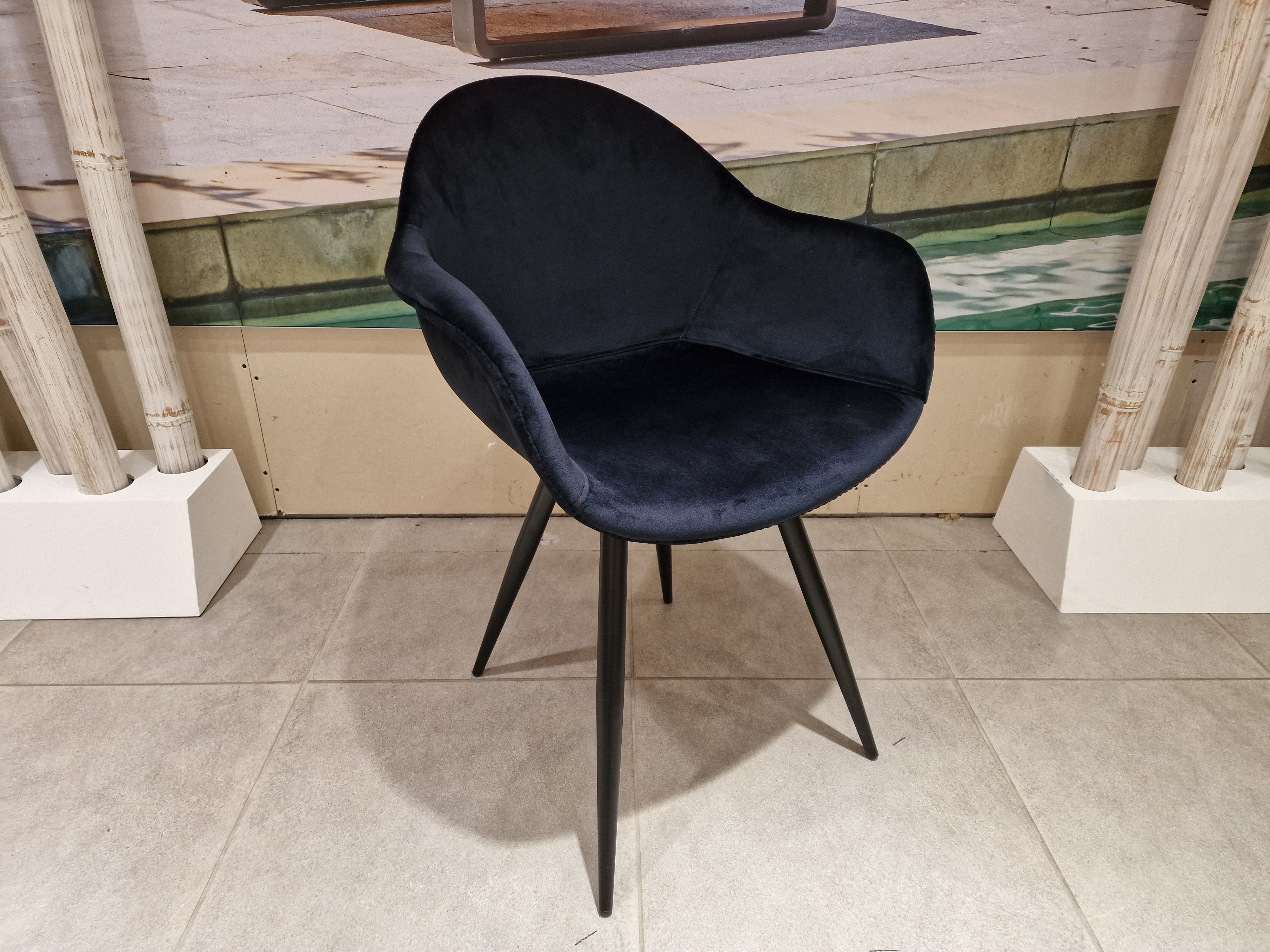 Eetkamerstoel Forli - Velvet Black - Zwarte Poten Metaal