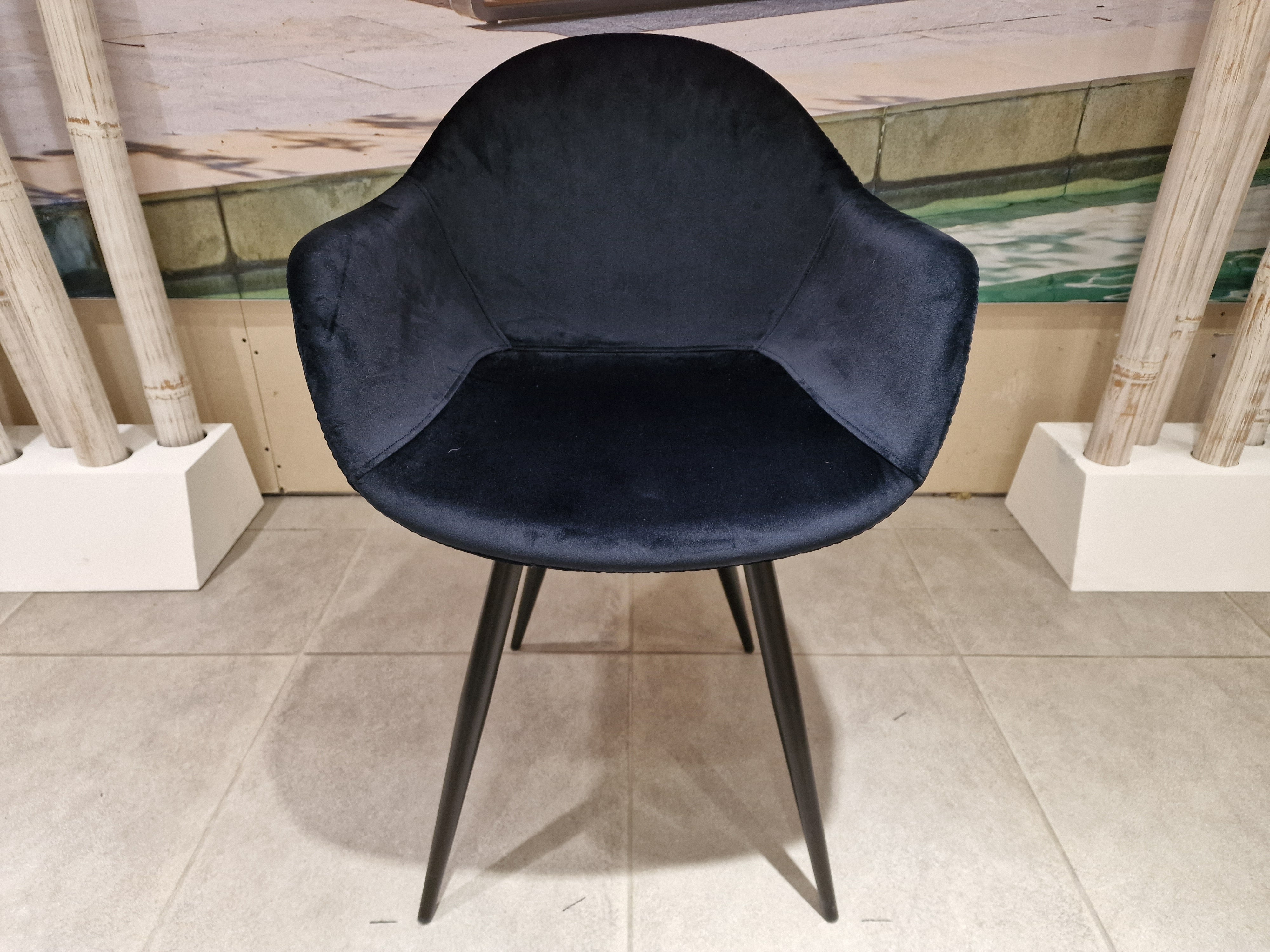 Eetkamerstoel Forli - Velvet Black - Zwarte Poten Metaal